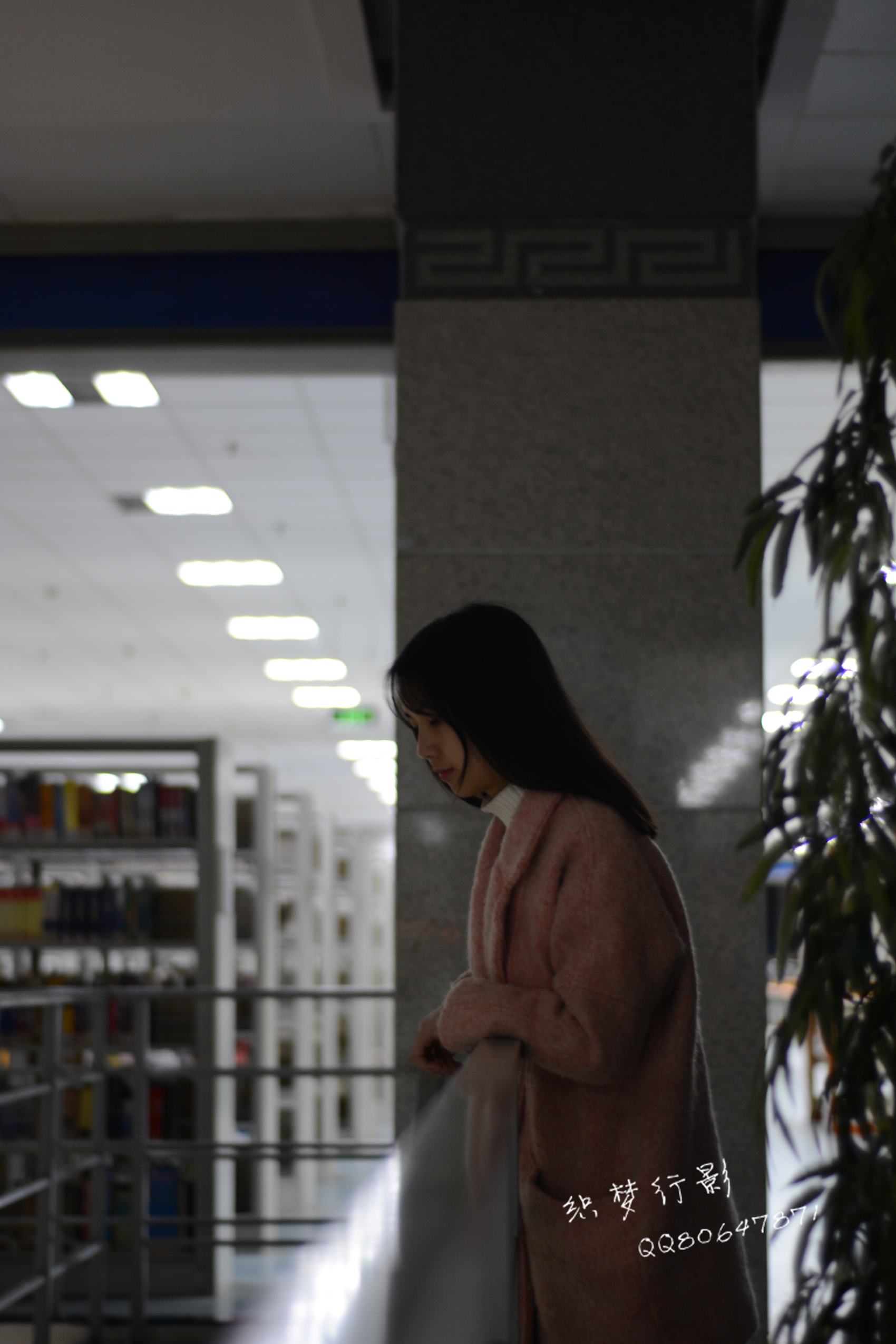 图片[70]-织梦行影@NO.040-第三十九期 校园图书馆小美女打底裤马丁靴白袜美脚（校园）[165P] – 速更版-美库