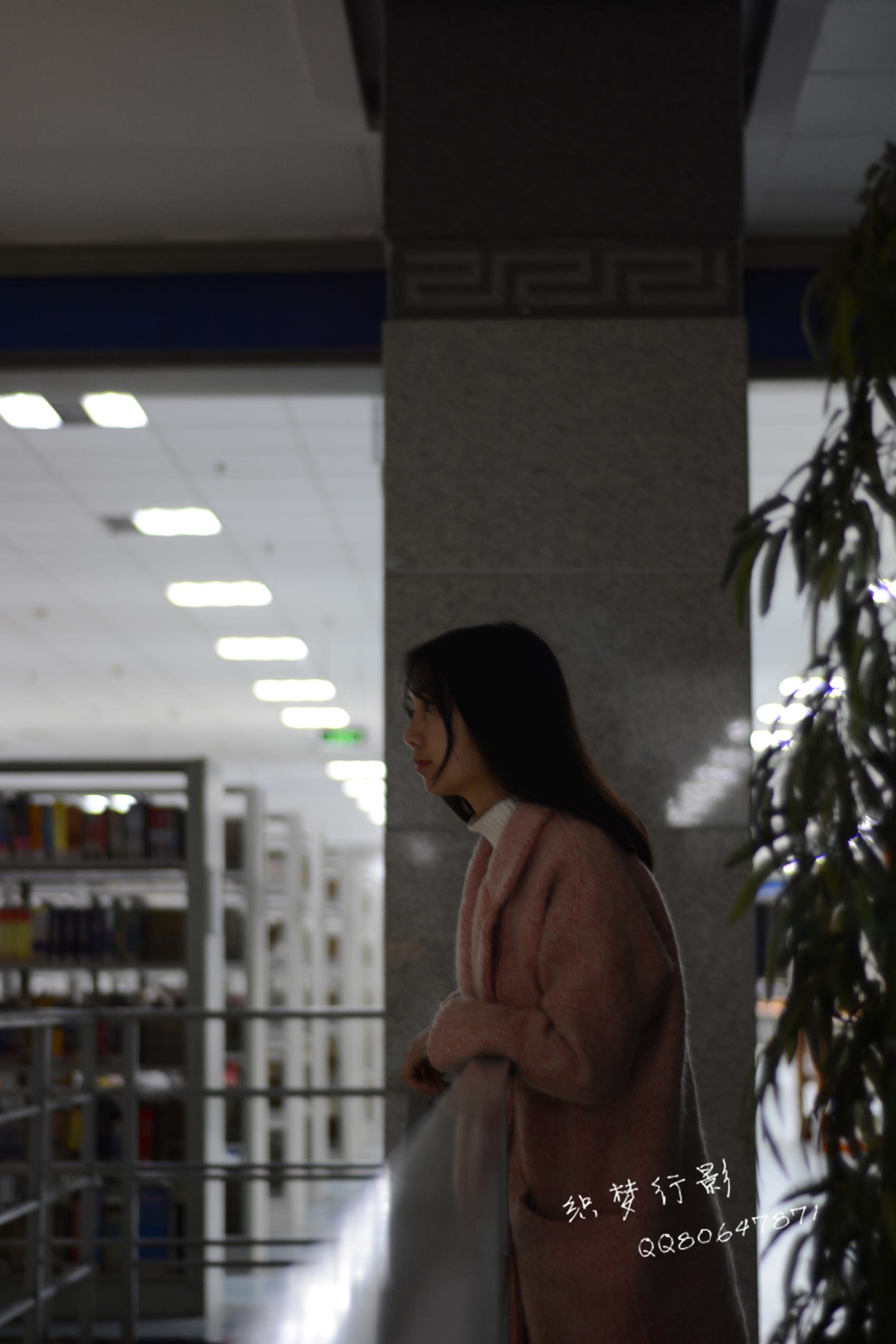 图片[71]-织梦行影@NO.040-第三十九期 校园图书馆小美女打底裤马丁靴白袜美脚（校园）[165P] – 速更版-美库