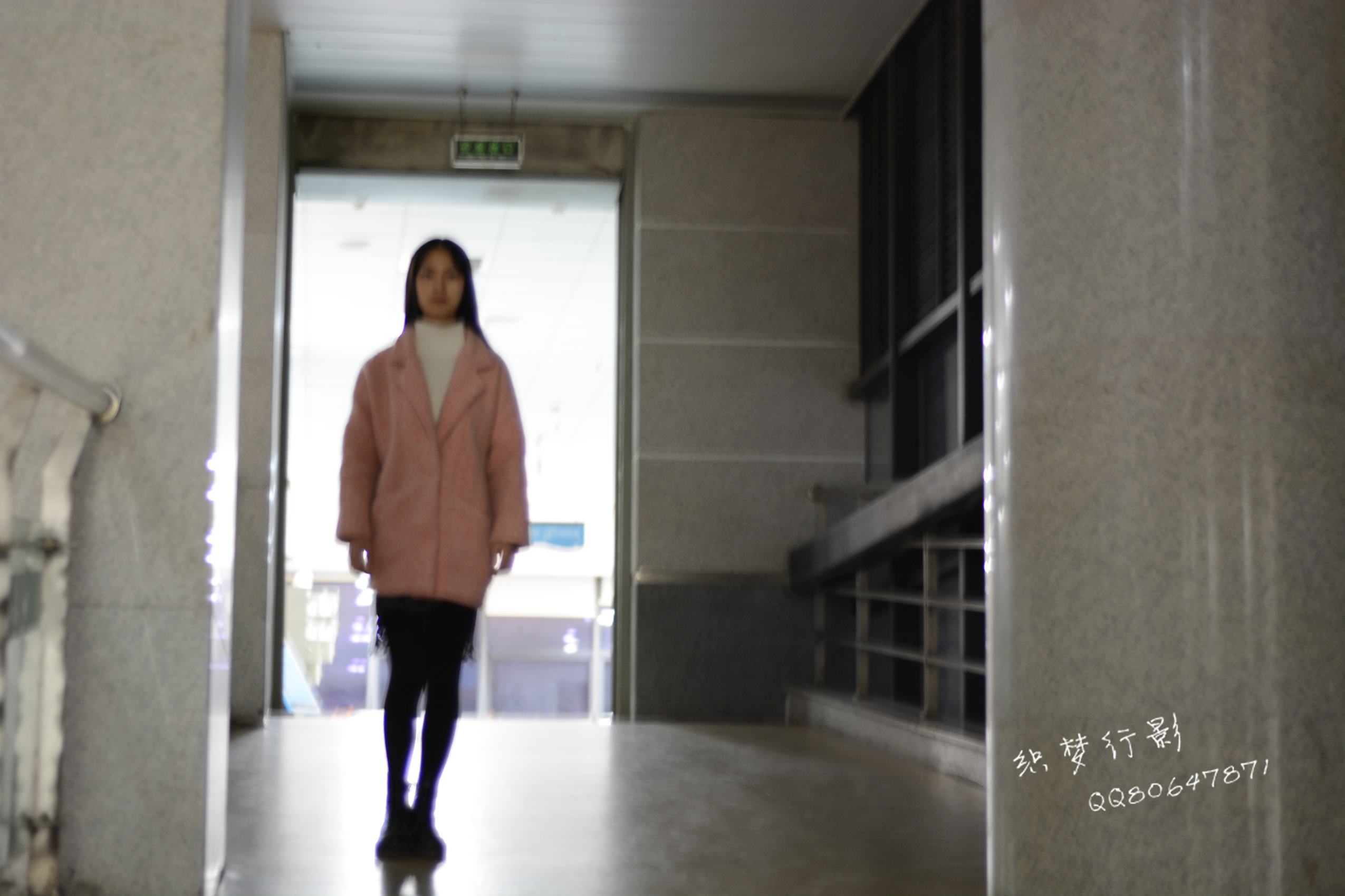 图片[72]-织梦行影@NO.040-第三十九期 校园图书馆小美女打底裤马丁靴白袜美脚（校园）[165P] – 速更版-美库