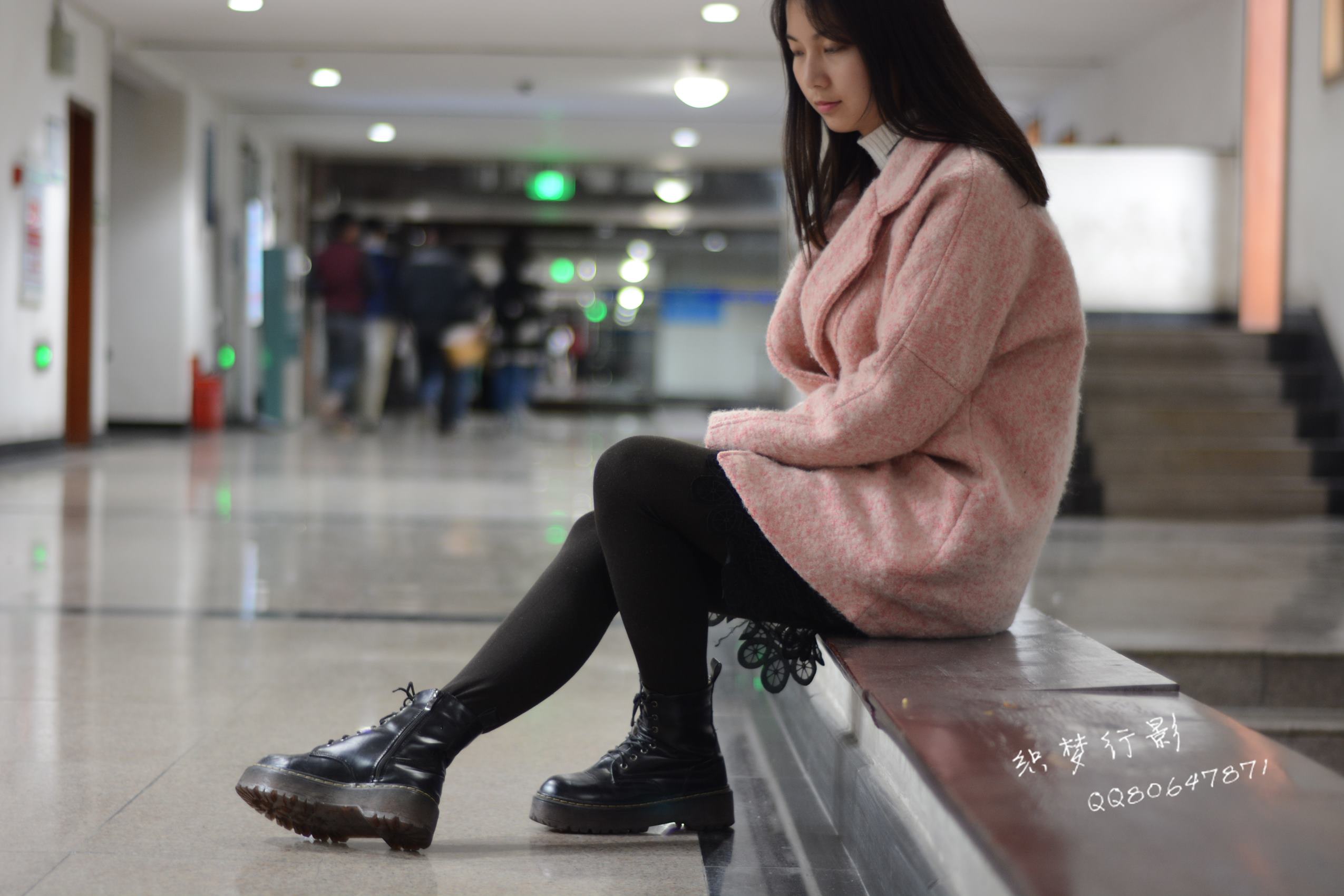 图片[101]-织梦行影@NO.040-第三十九期 校园图书馆小美女打底裤马丁靴白袜美脚（校园）[165P] – 速更版-美库