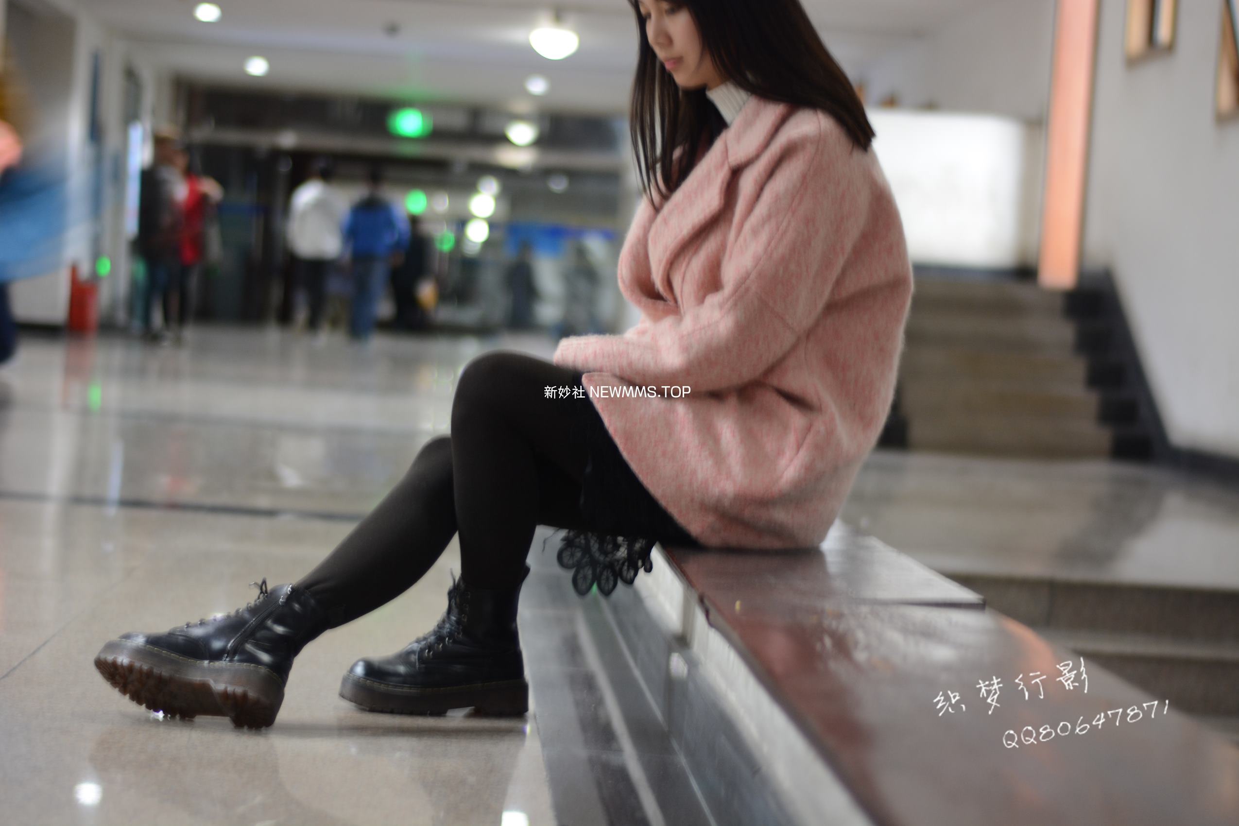 图片[102]-织梦行影@NO.040-第三十九期 校园图书馆小美女打底裤马丁靴白袜美脚（校园）[165P] – 速更版-美库