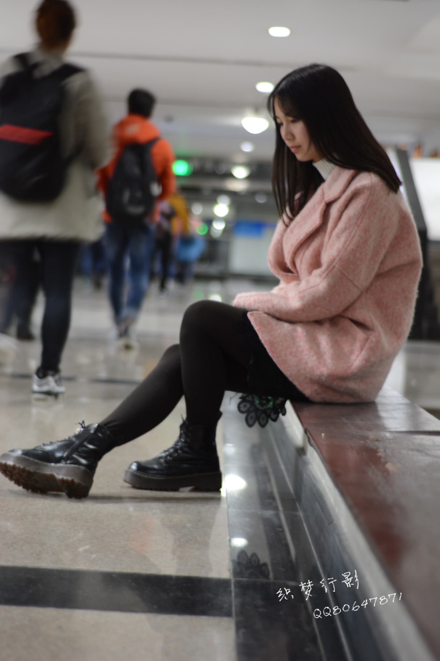 图片[103]-织梦行影@NO.040-第三十九期 校园图书馆小美女打底裤马丁靴白袜美脚（校园）[165P] – 速更版-美库