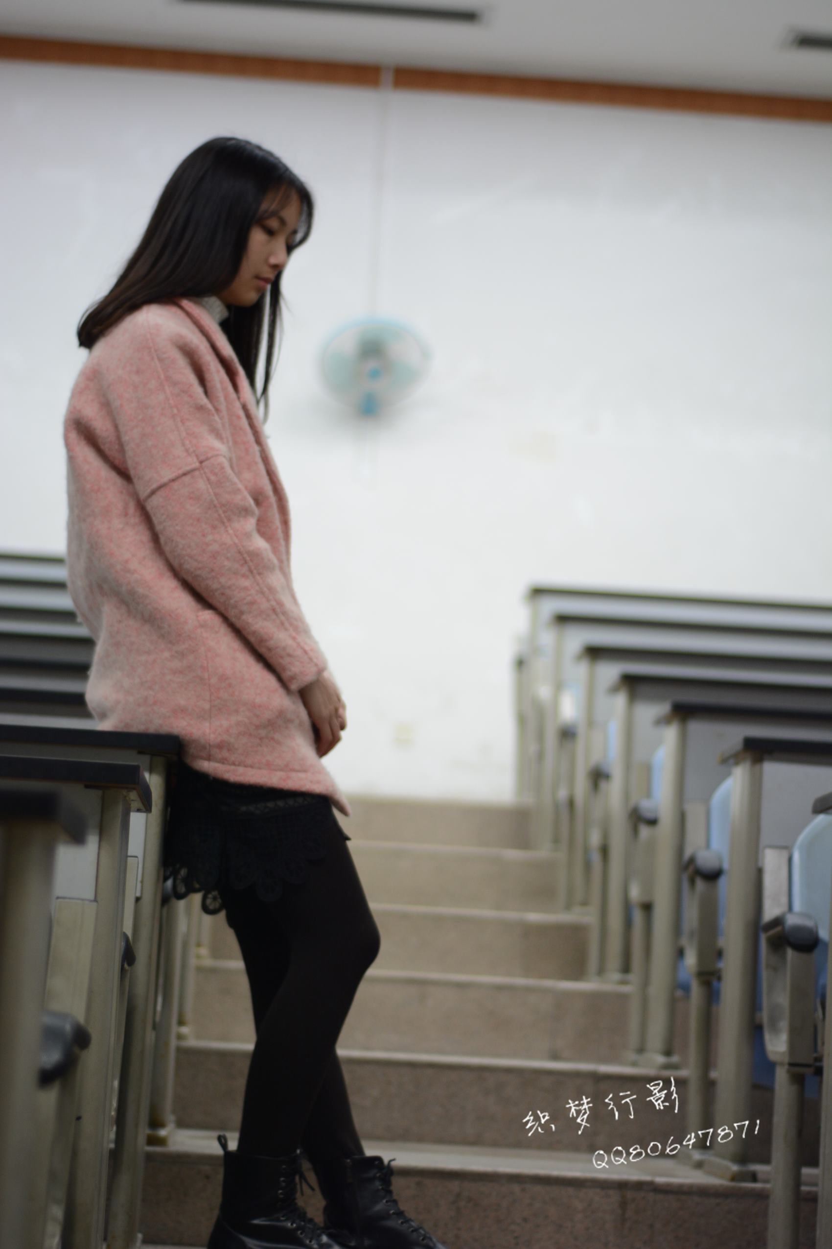 图片[104]-织梦行影@NO.040-第三十九期 校园图书馆小美女打底裤马丁靴白袜美脚（校园）[165P] – 速更版-美库