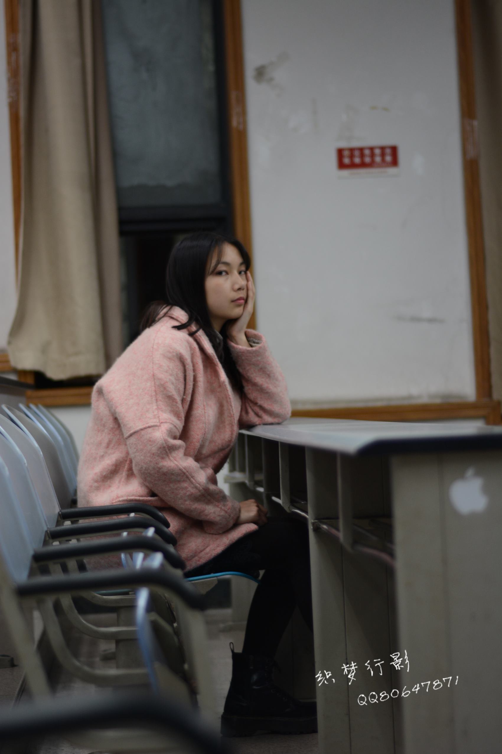 图片[112]-织梦行影@NO.040-第三十九期 校园图书馆小美女打底裤马丁靴白袜美脚（校园）[165P] – 速更版-美库