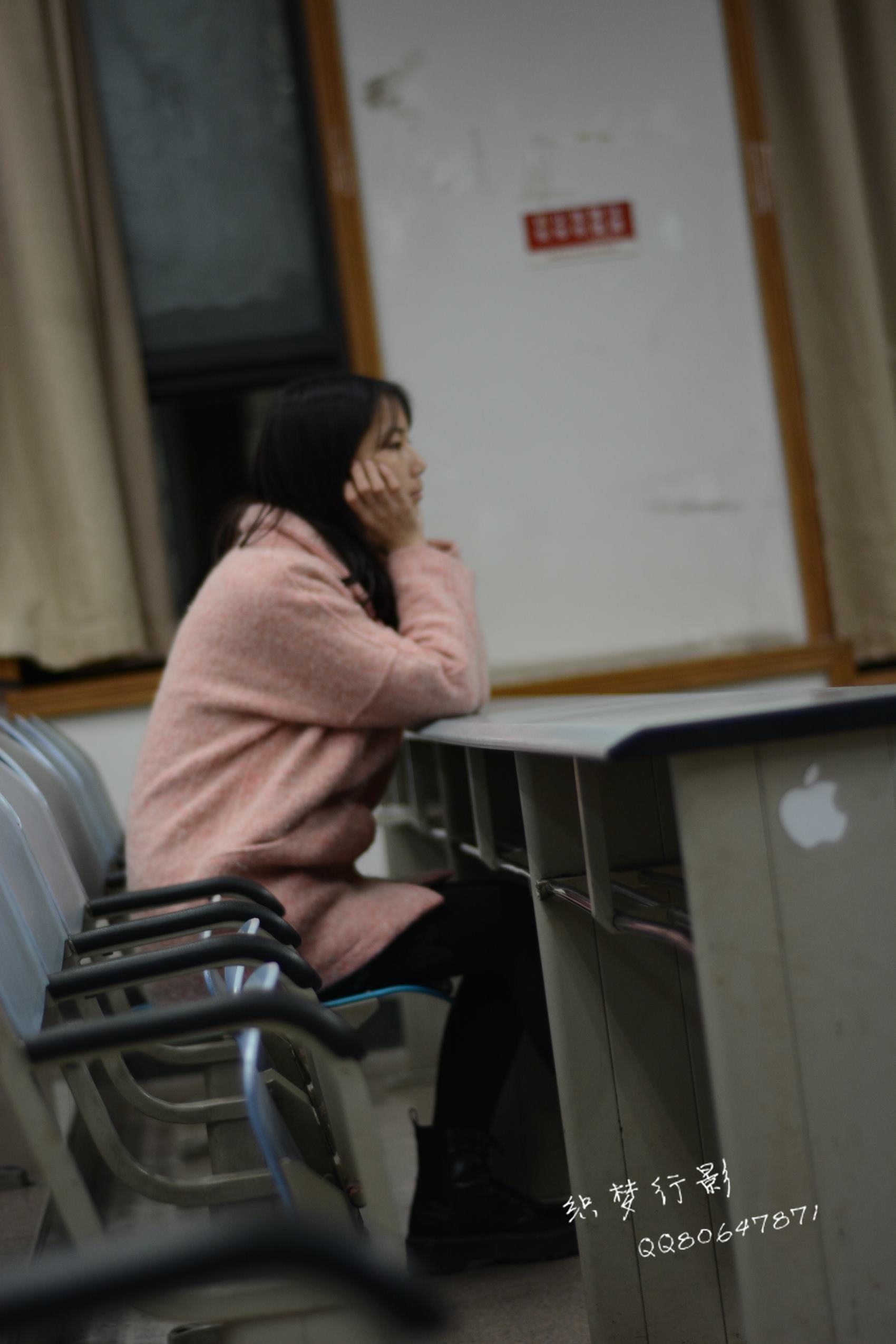 图片[113]-织梦行影@NO.040-第三十九期 校园图书馆小美女打底裤马丁靴白袜美脚（校园）[165P] – 速更版-美库