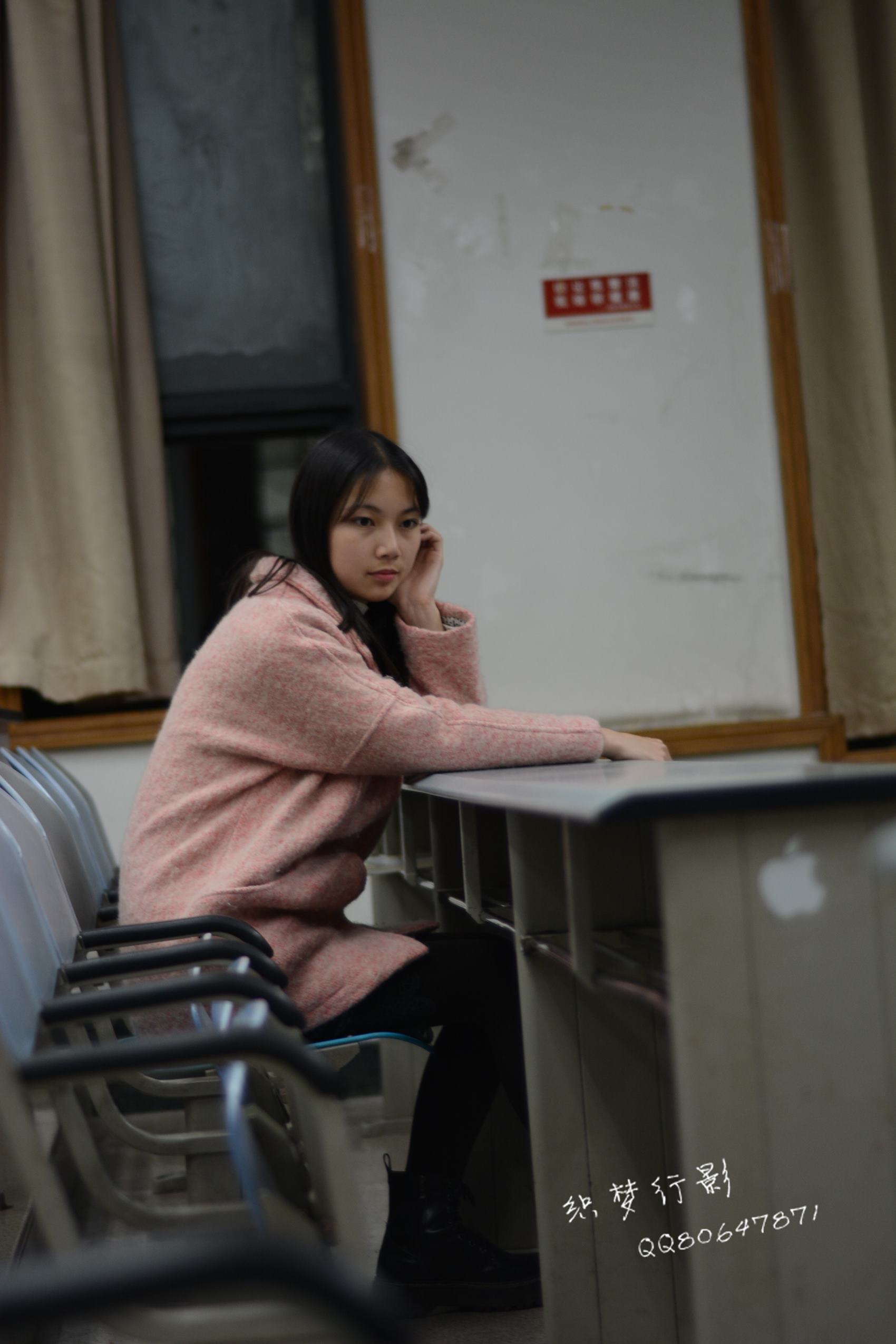 图片[114]-织梦行影@NO.040-第三十九期 校园图书馆小美女打底裤马丁靴白袜美脚（校园）[165P] – 速更版-美库