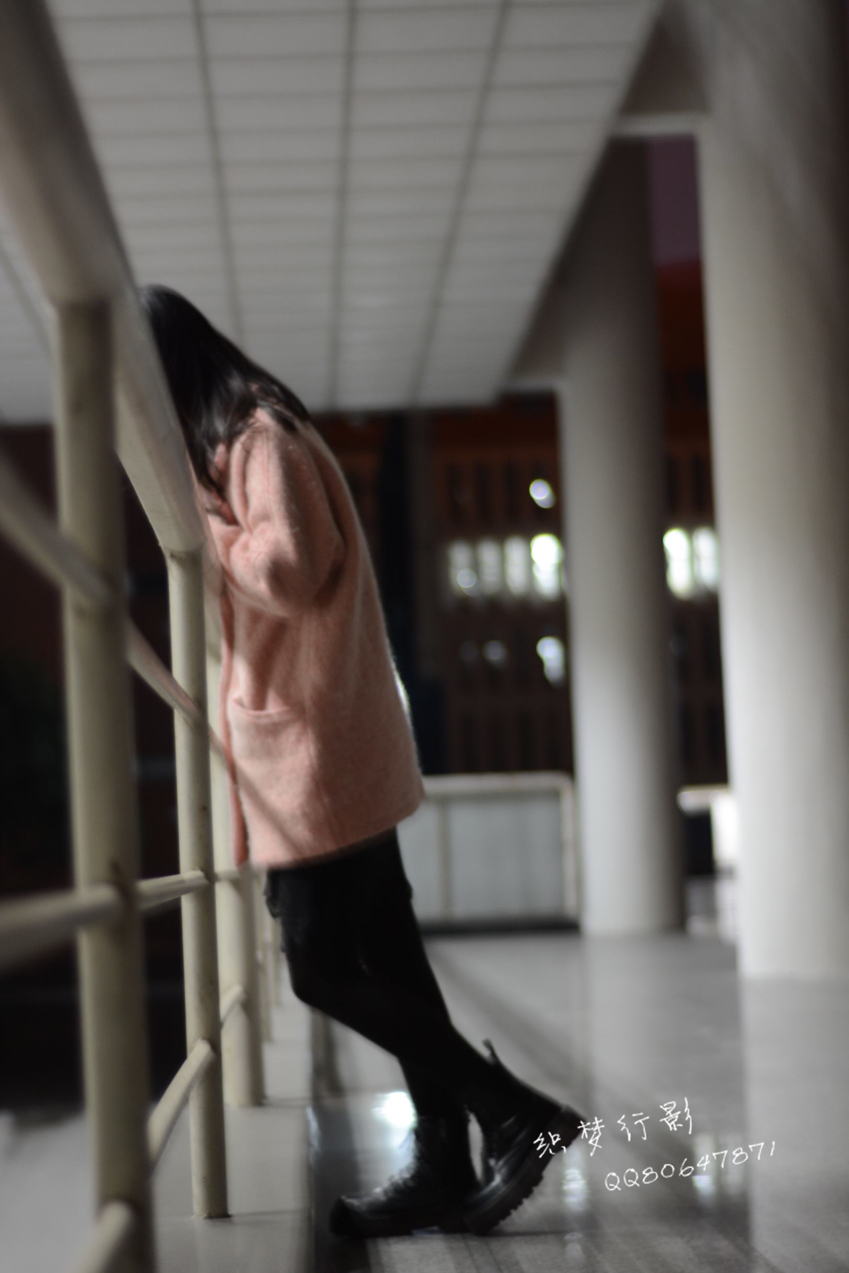 图片[117]-织梦行影@NO.040-第三十九期 校园图书馆小美女打底裤马丁靴白袜美脚（校园）[165P] – 速更版-美库