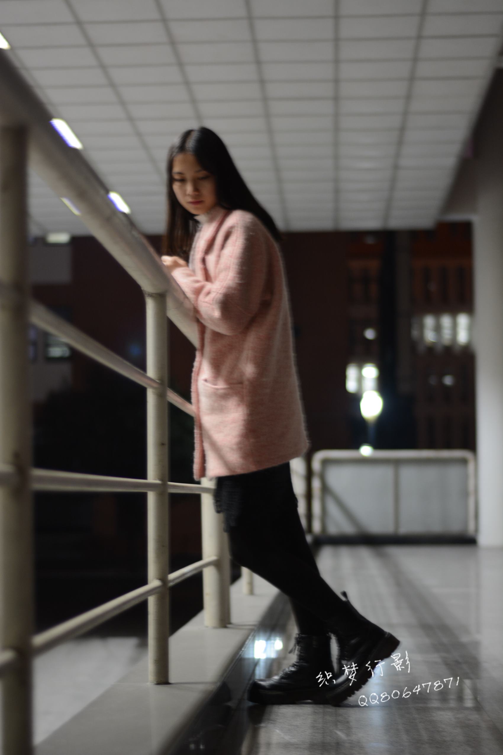 图片[118]-织梦行影@NO.040-第三十九期 校园图书馆小美女打底裤马丁靴白袜美脚（校园）[165P] – 速更版-美库