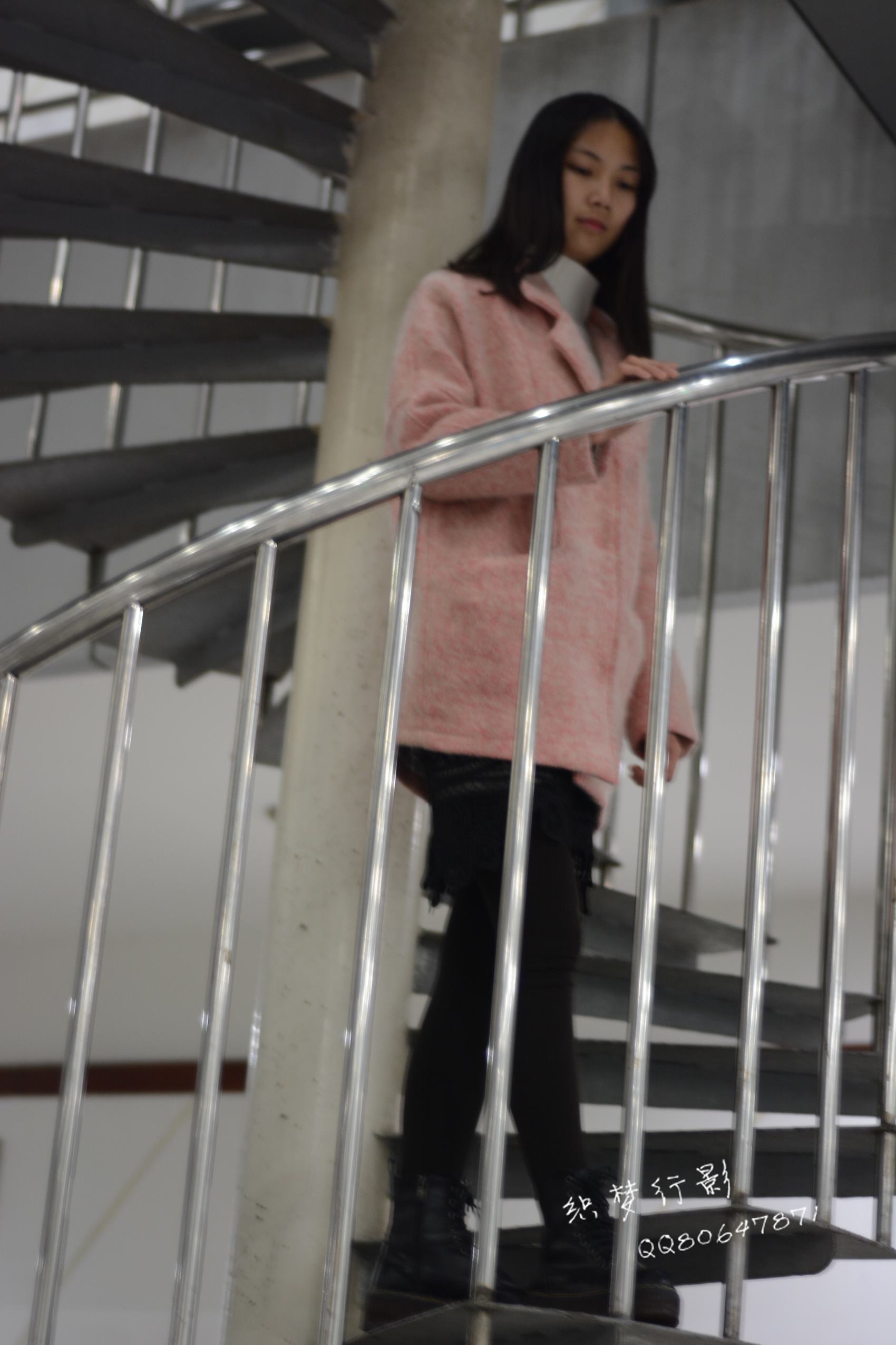 图片[120]-织梦行影@NO.040-第三十九期 校园图书馆小美女打底裤马丁靴白袜美脚（校园）[165P] – 速更版-美库