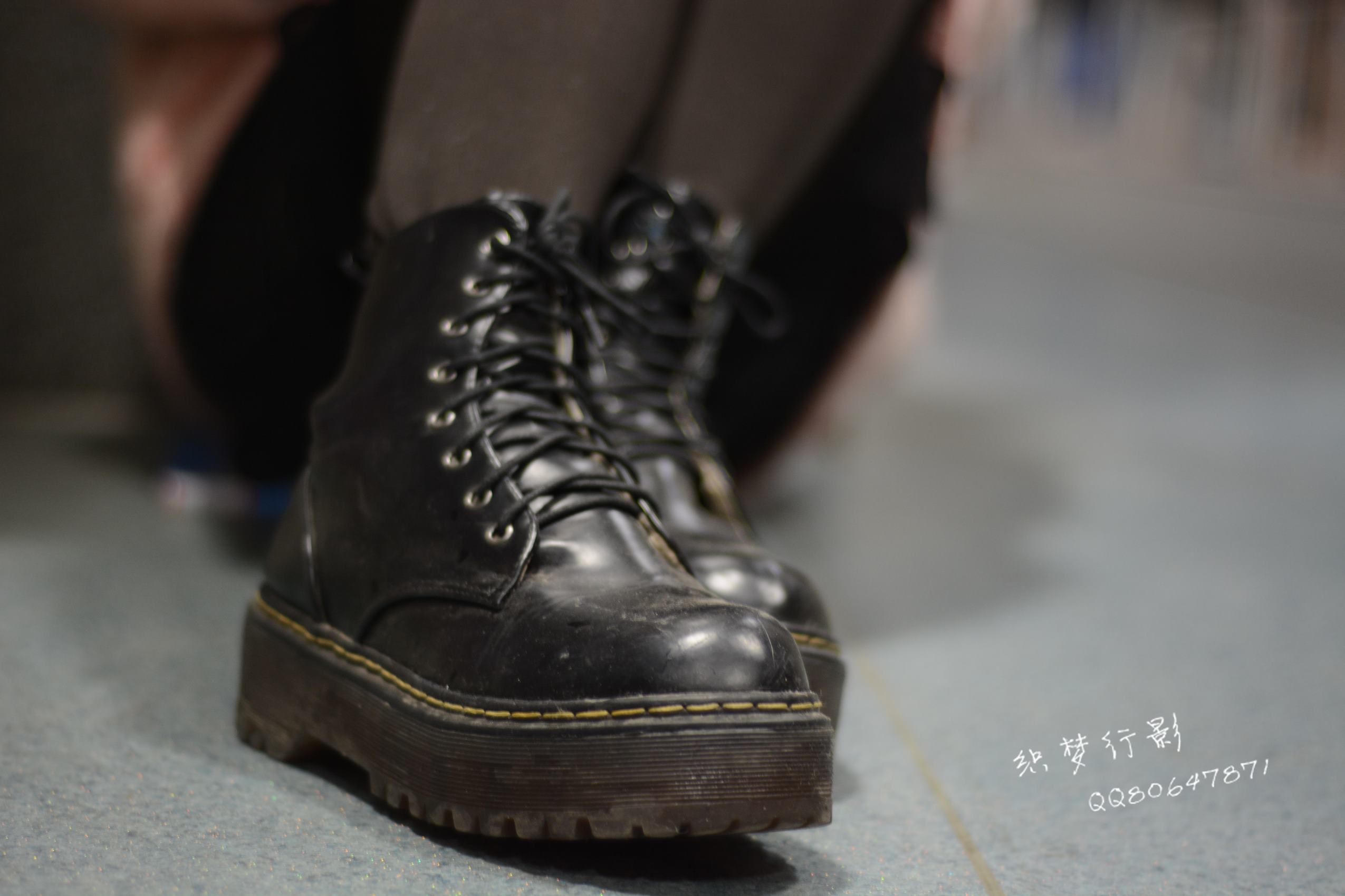 图片[122]-织梦行影@NO.040-第三十九期 校园图书馆小美女打底裤马丁靴白袜美脚（校园）[165P] – 速更版-美库