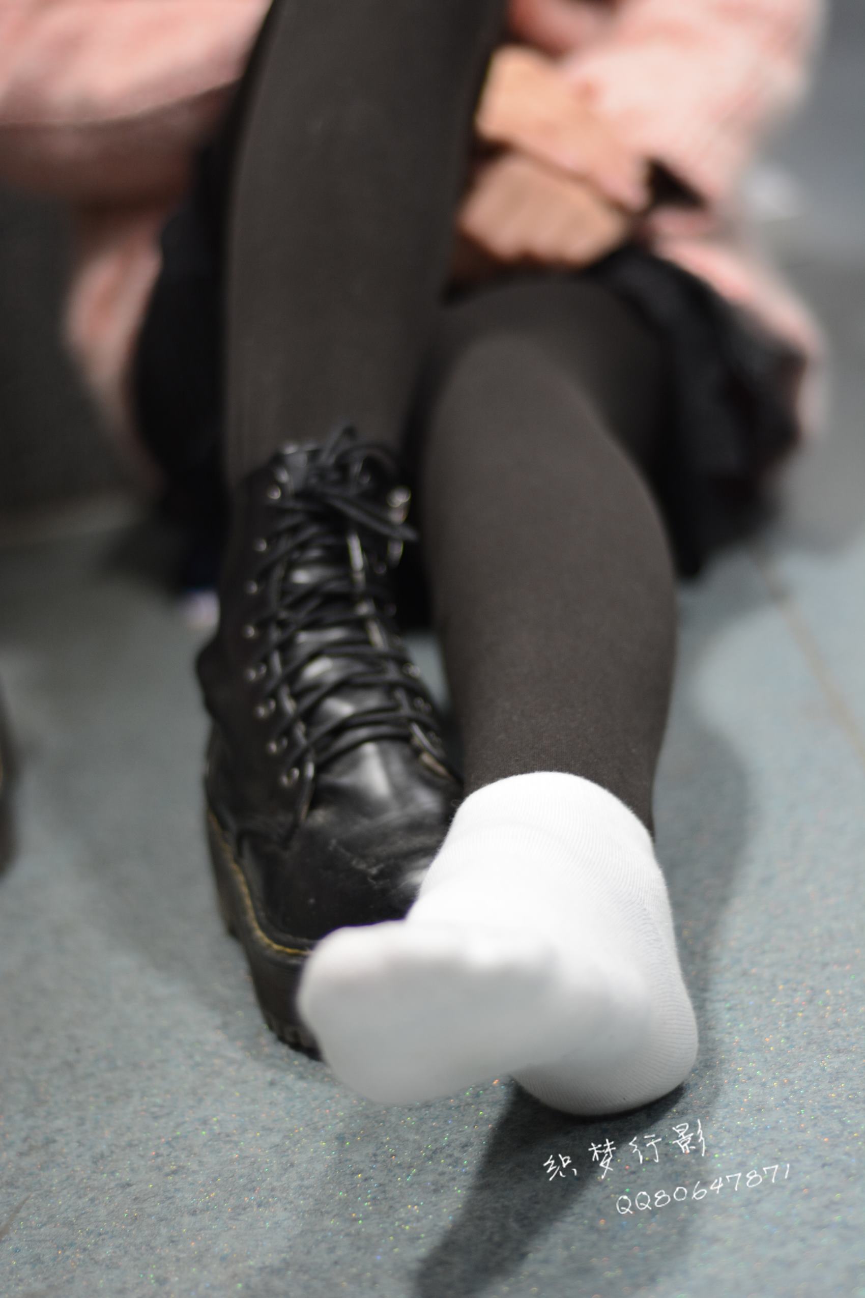 图片[128]-织梦行影@NO.040-第三十九期 校园图书馆小美女打底裤马丁靴白袜美脚（校园）[165P] – 速更版-美库