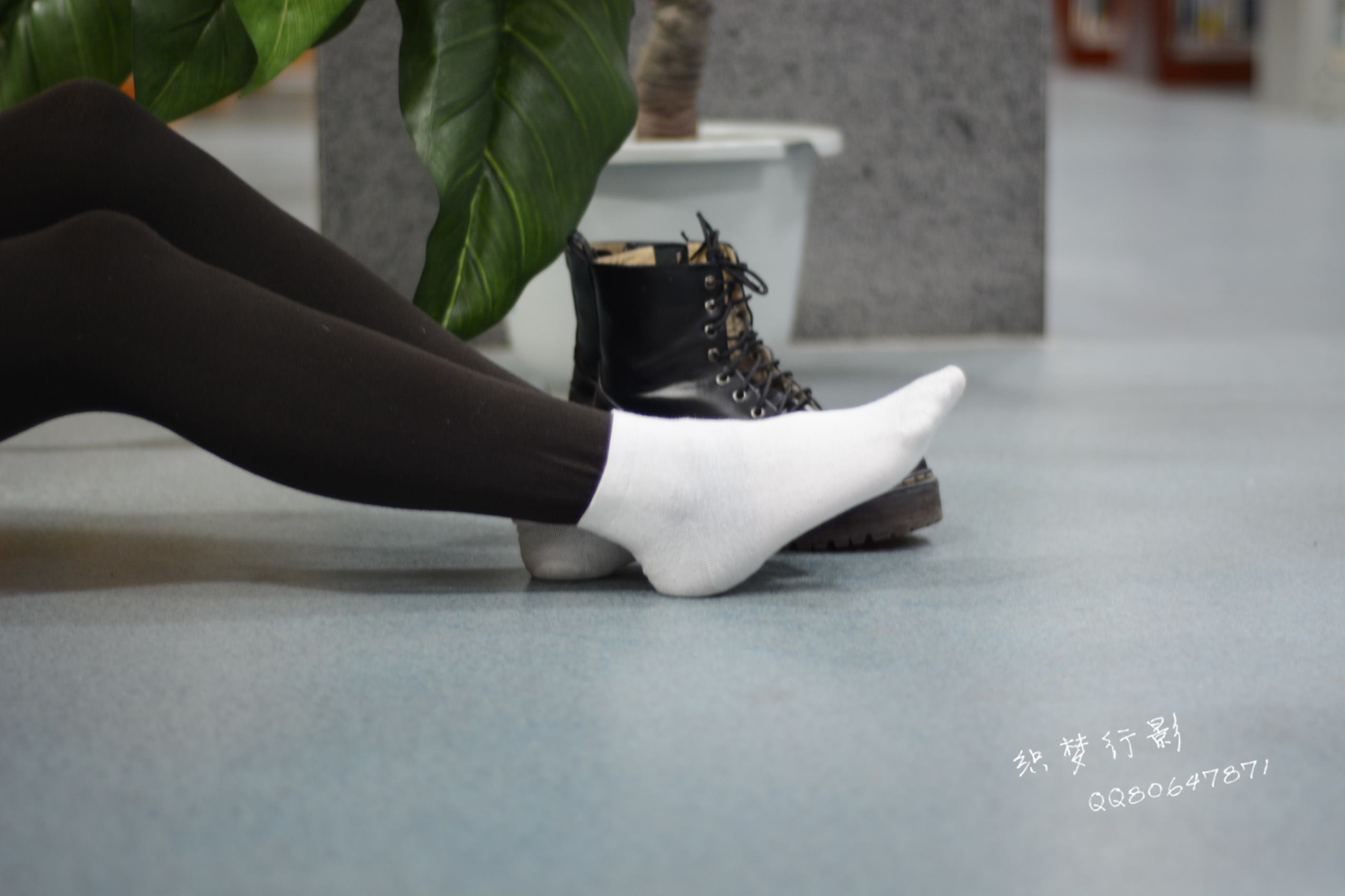 图片[149]-织梦行影@NO.040-第三十九期 校园图书馆小美女打底裤马丁靴白袜美脚（校园）[165P] – 速更版-美库