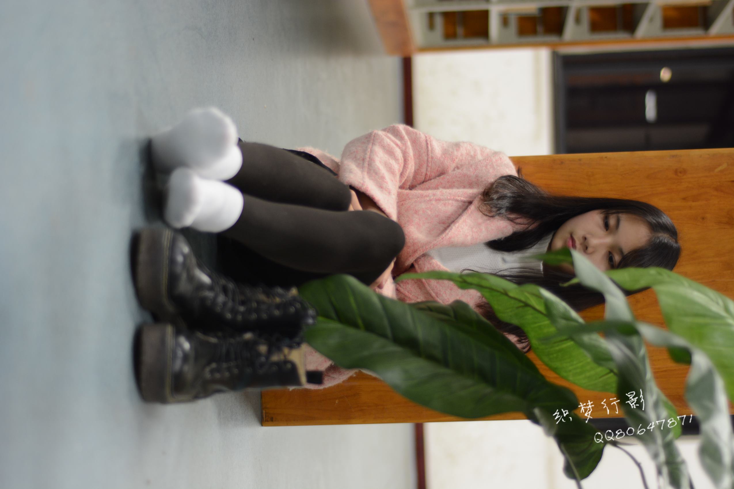 图片[153]-织梦行影@NO.040-第三十九期 校园图书馆小美女打底裤马丁靴白袜美脚（校园）[165P] – 速更版-美库