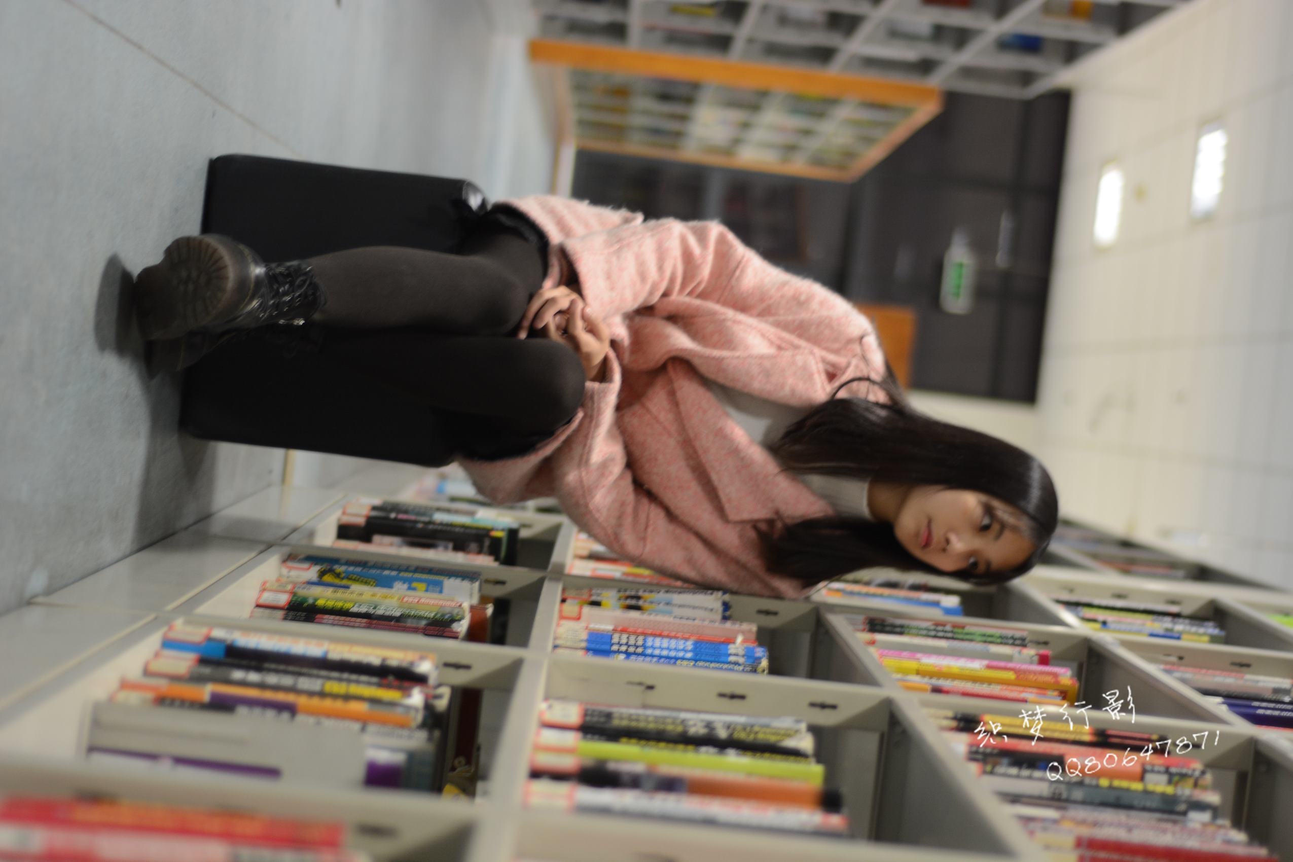 图片[157]-织梦行影@NO.040-第三十九期 校园图书馆小美女打底裤马丁靴白袜美脚（校园）[165P] – 速更版-美库