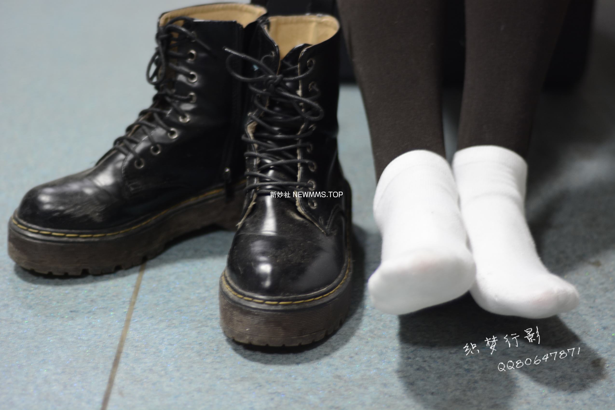 图片[162]-织梦行影@NO.040-第三十九期 校园图书馆小美女打底裤马丁靴白袜美脚（校园）[165P] – 速更版-美库