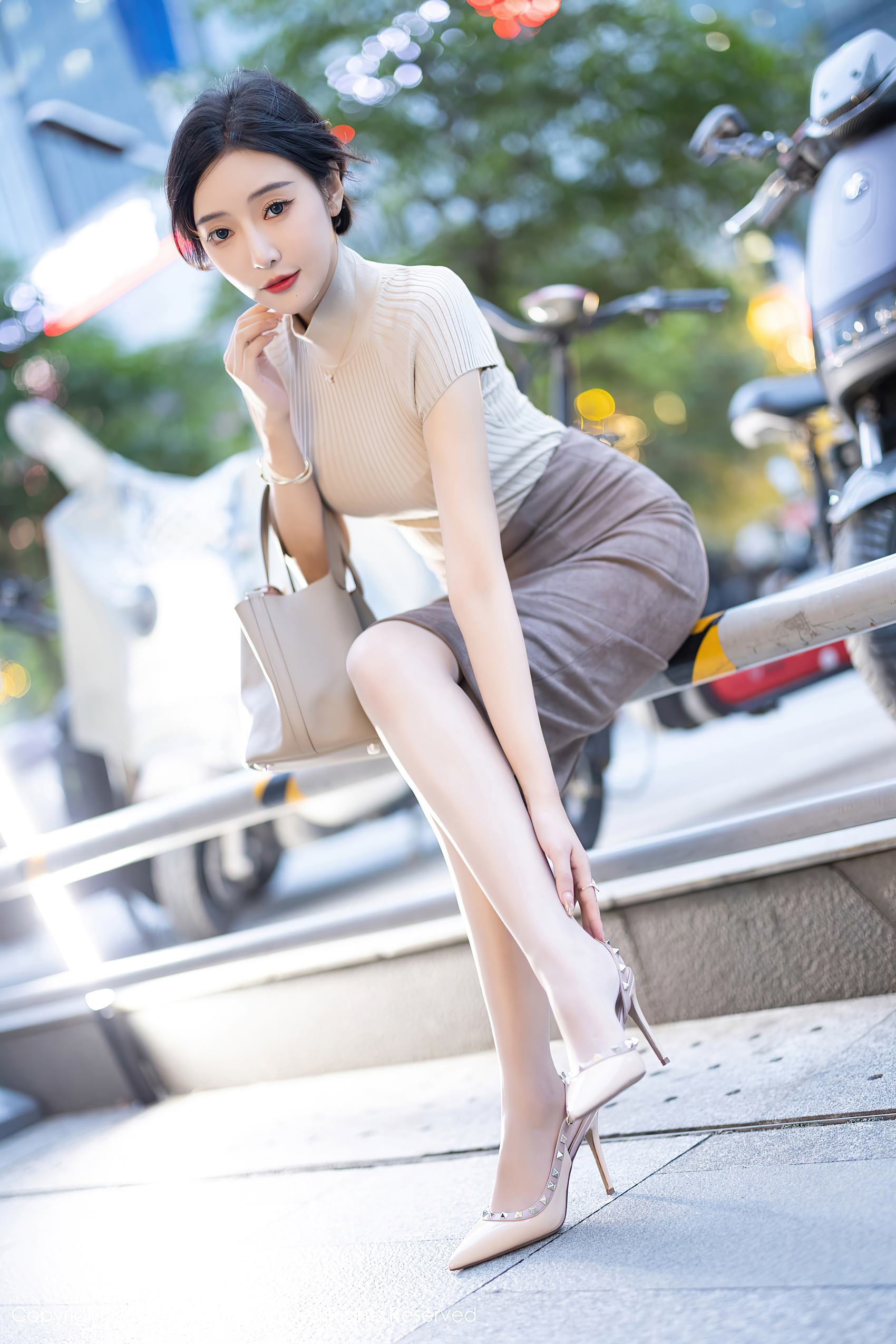 图片[23]-[Xiuren秀人网]2024.06.21 NO.8741 王馨瑶yanni[41+1P] – 速更版-美库