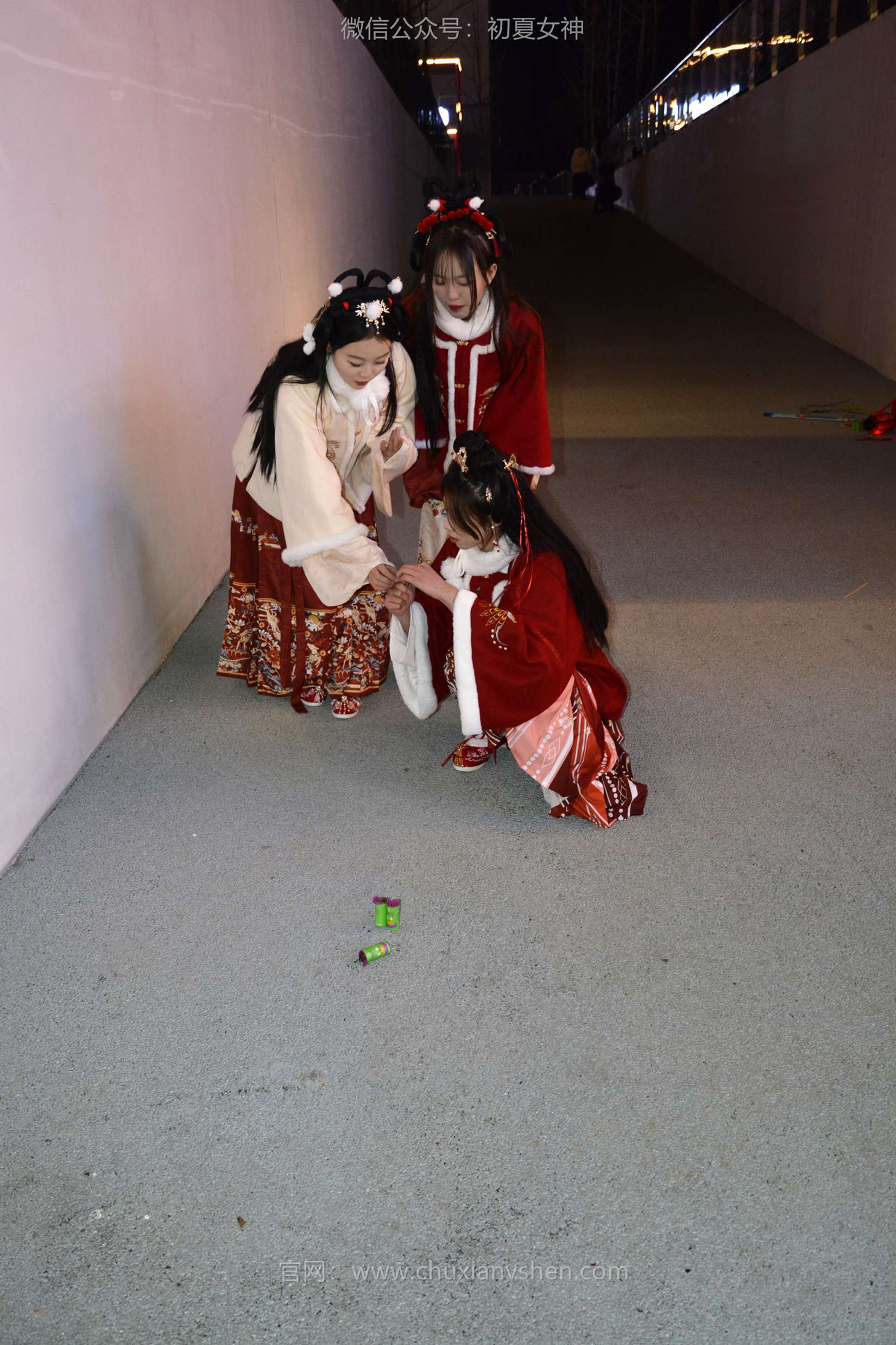 图片[19]-初夏女神 NO.149 双双&秀秀&情情 新年快乐[110P] – 速更版-美库