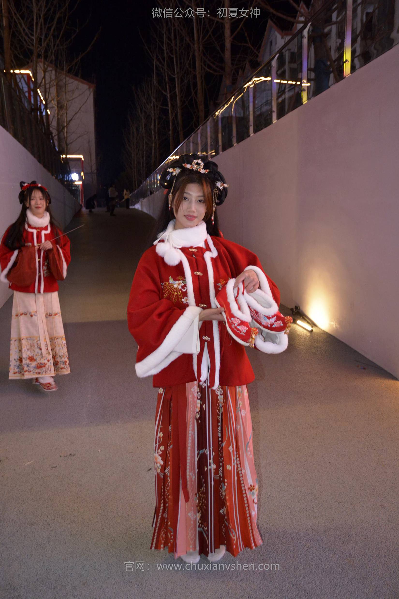 图片[23]-初夏女神 NO.149 双双&秀秀&情情 新年快乐[110P] – 速更版-美库