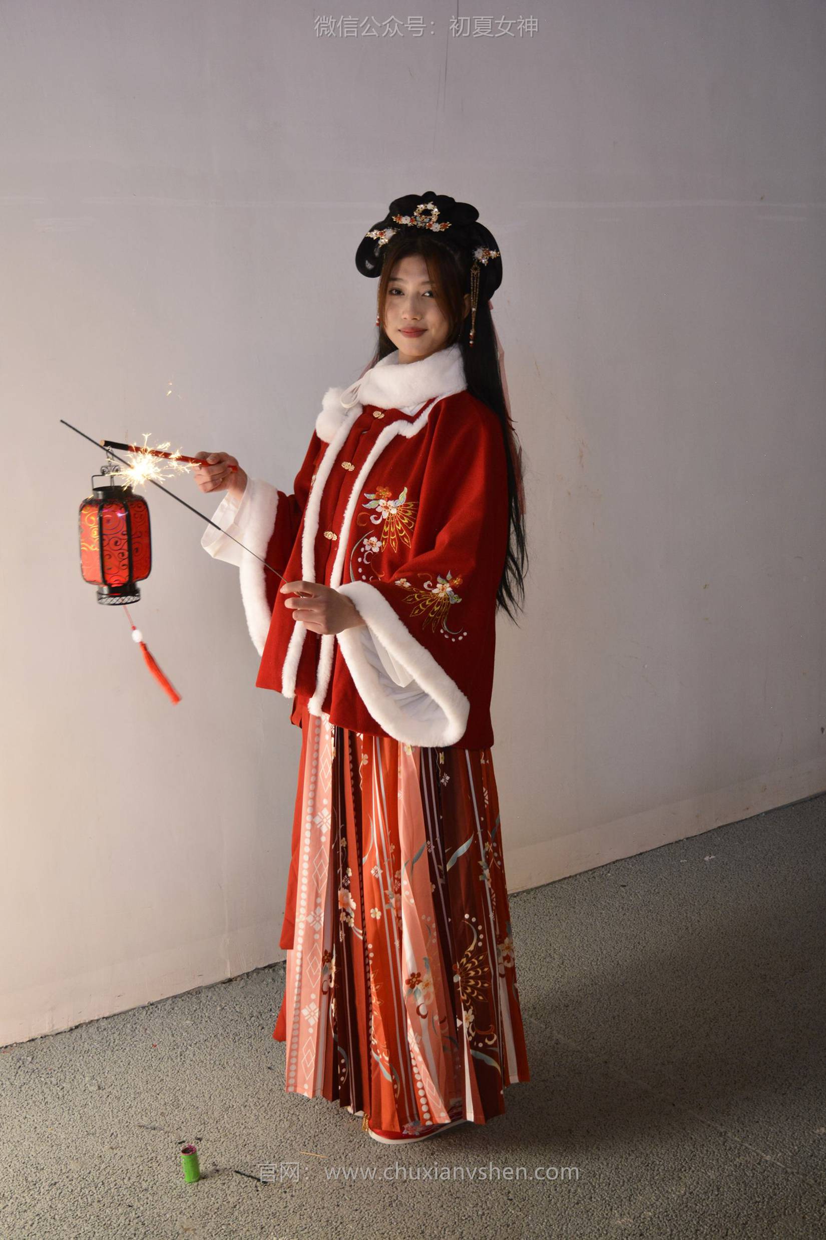 图片[37]-初夏女神 NO.149 双双&秀秀&情情 新年快乐[110P] – 速更版-美库