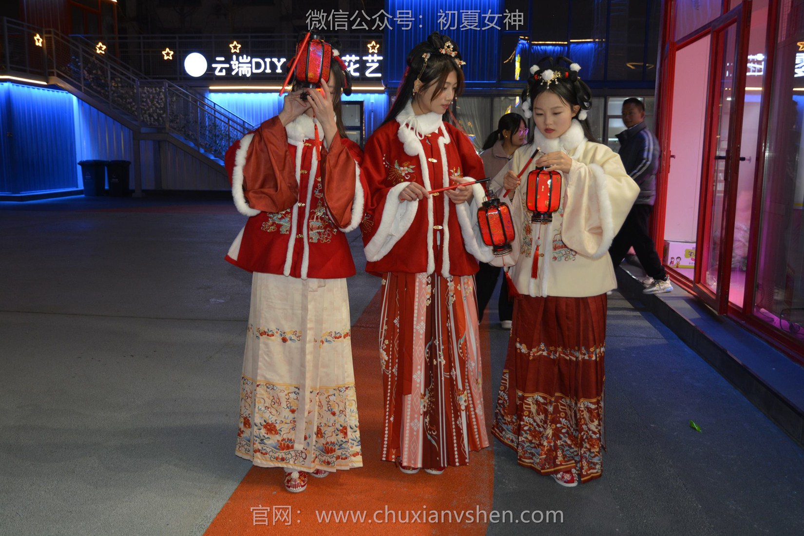 图片[53]-初夏女神 NO.149 双双&秀秀&情情 新年快乐[110P] – 速更版-美库