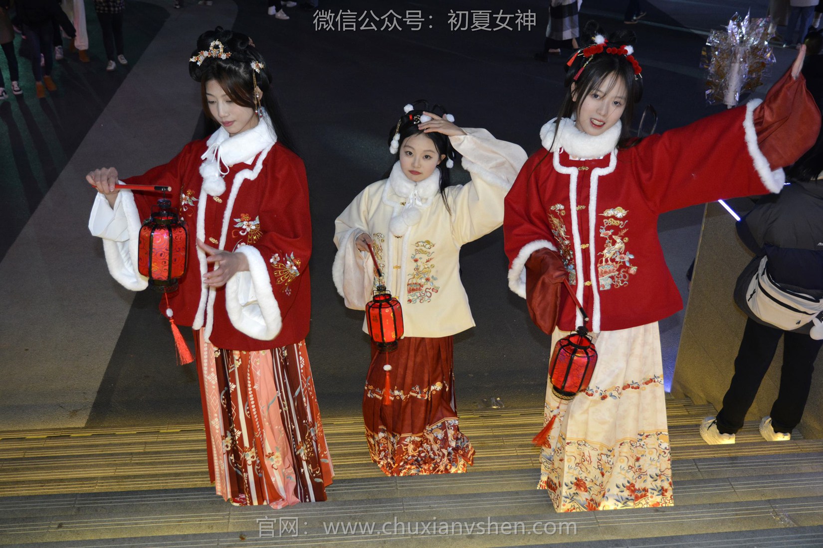 图片[69]-初夏女神 NO.149 双双&秀秀&情情 新年快乐[110P] – 速更版-美库