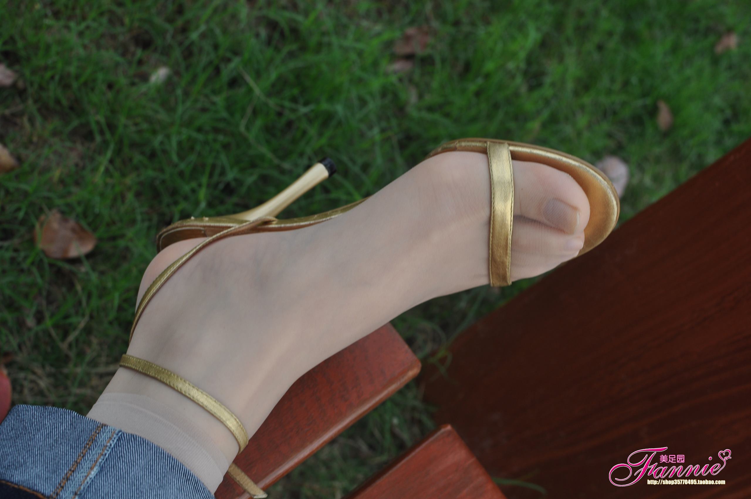 图片[32]-Fannie芬妮每足园 No.517 行在深秋 丝族4[41P] – 速更版-美库