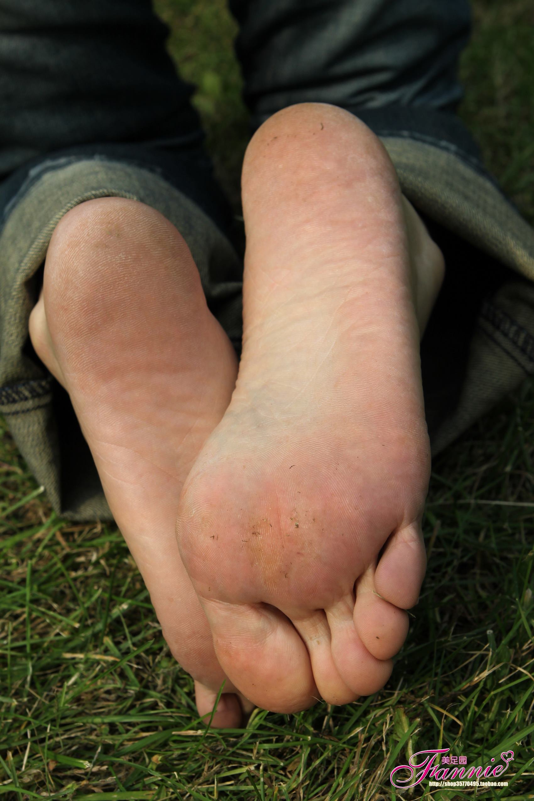 图片[60]-Fannie芬妮每足园 No.519 行在深秋 草地[83P] – 速更版-美库