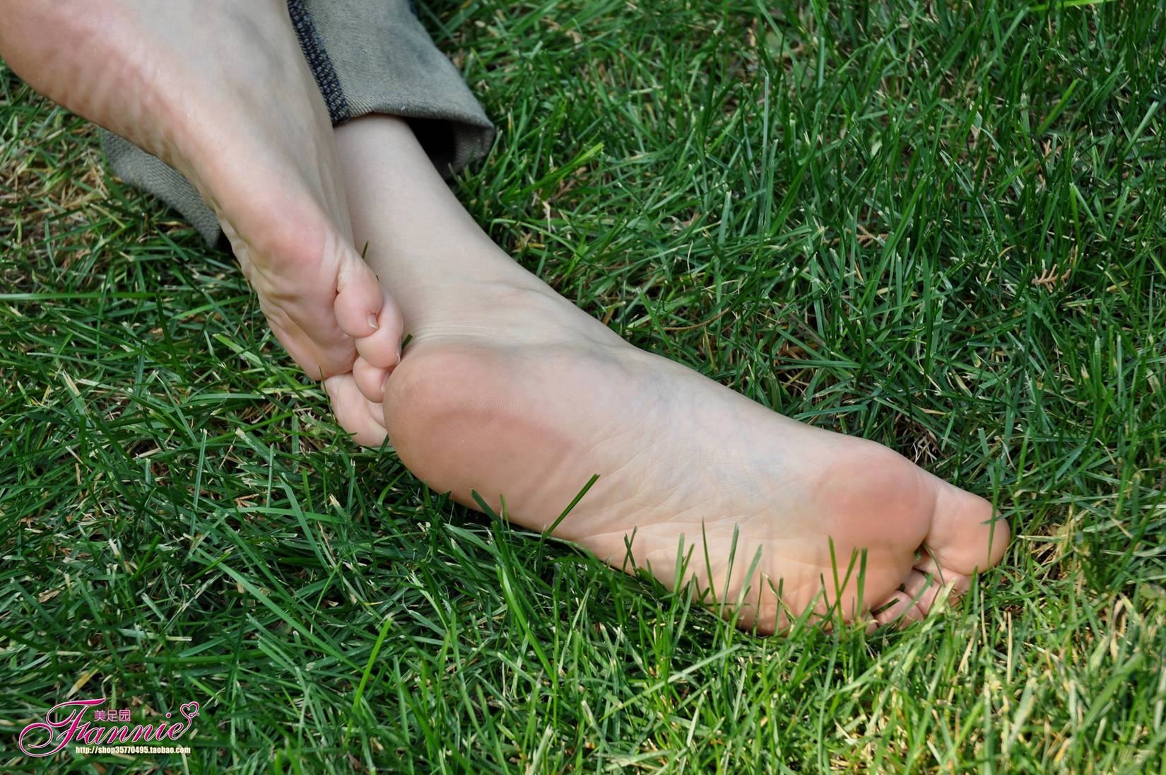 图片[75]-Fannie芬妮每足园 No.519 行在深秋 草地[83P] – 速更版-美库