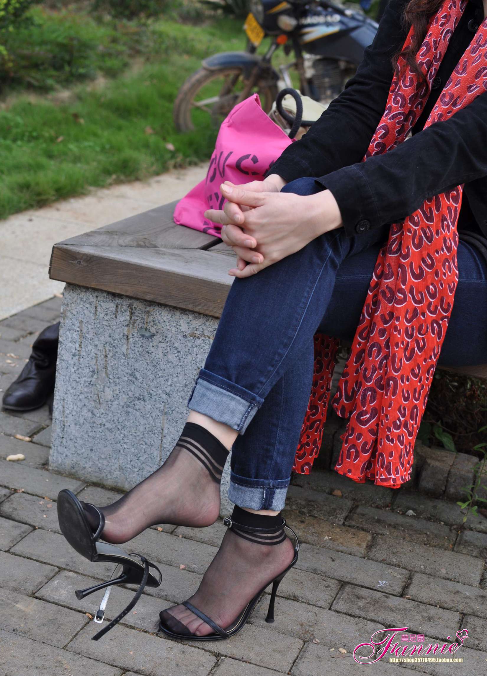 图片[22]-Fannie芬妮每足园 No.522 心绪盈秋 黑丝[61P] – 速更版-美库