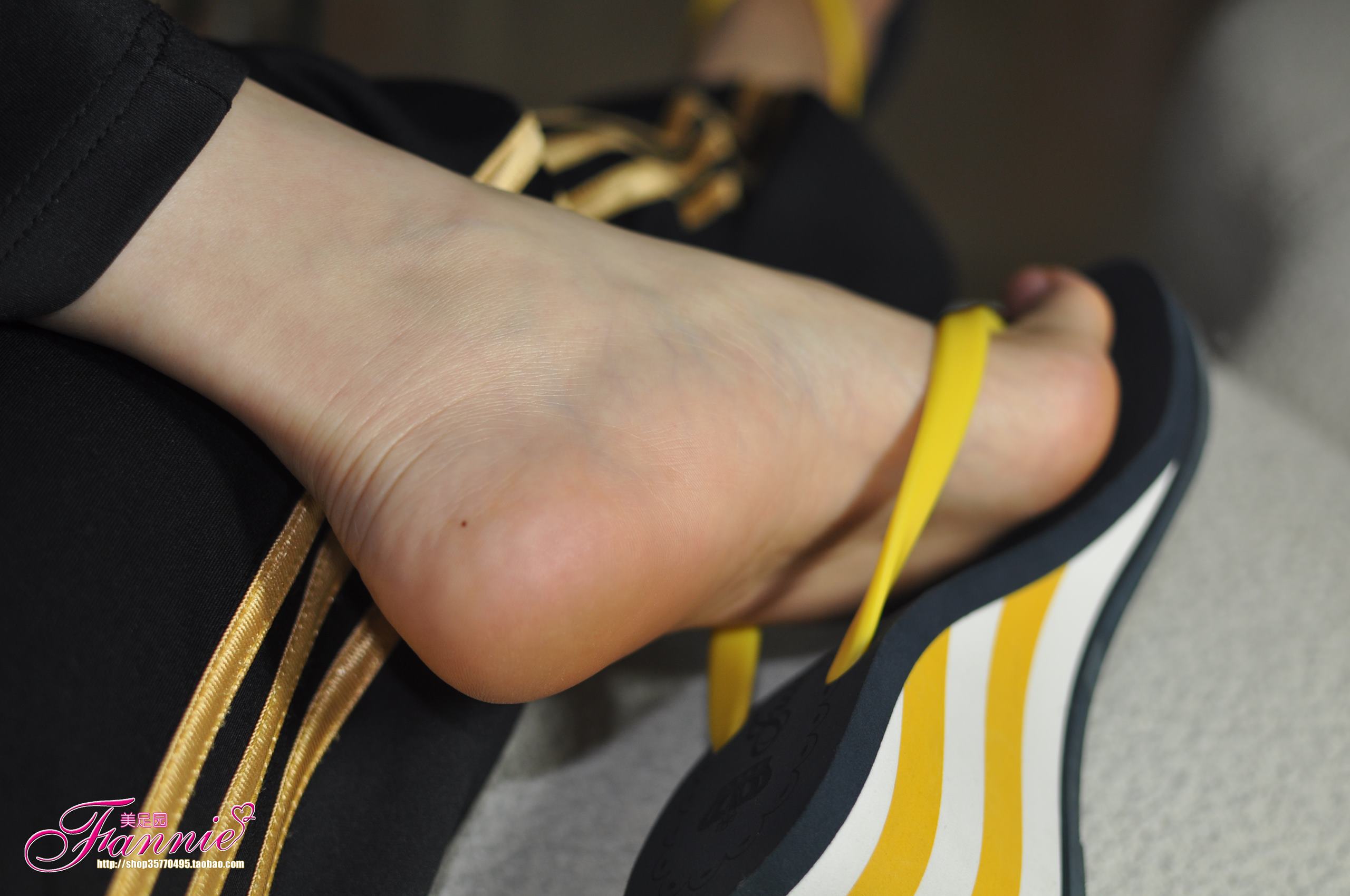 图片[15]-Fannie芬妮每足园 No.526 休闲时光 黄色人字拖[69P] – 速更版-美库