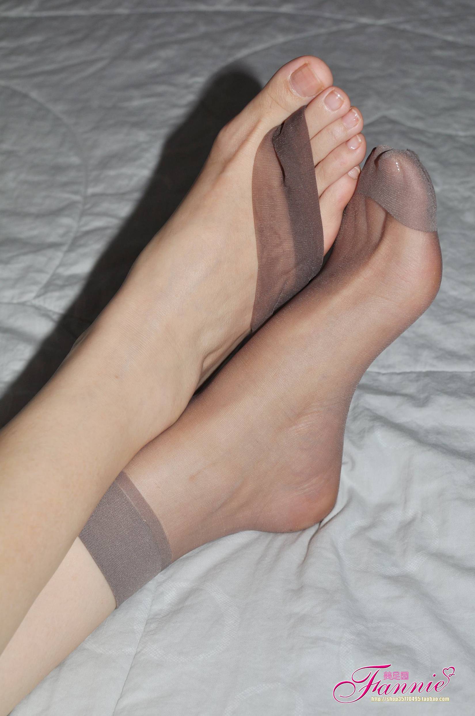 图片[33]-Fannie芬妮每足园 No.527 休闲时光 黑色船袜短灰丝[75P] – 速更版-美库