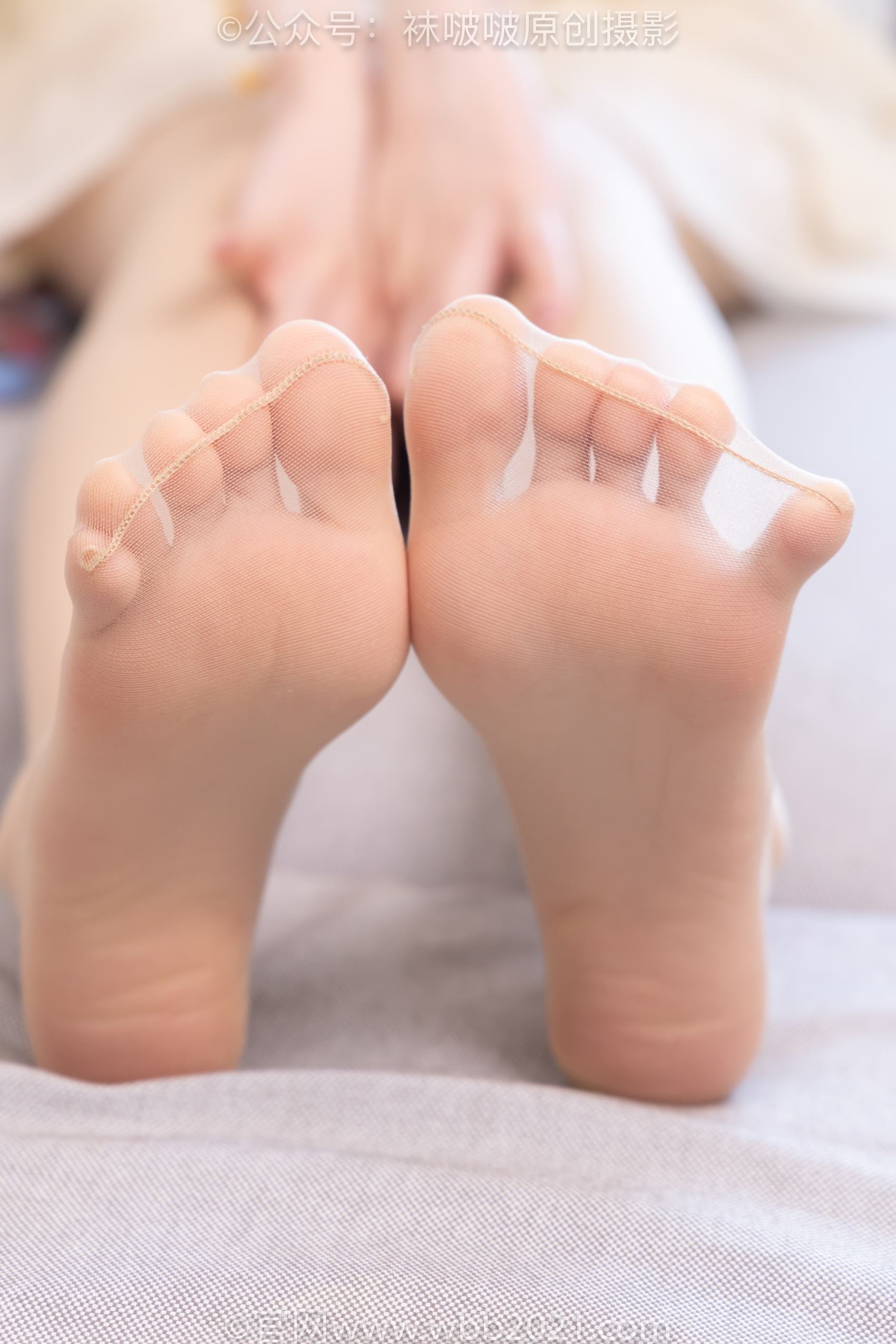 图片[23]-[BoBoSocks袜啵啵]NO.391 稚予-两双高跟鞋、肉丝、油亮白丝、裸足[145P] – 速更版-美库