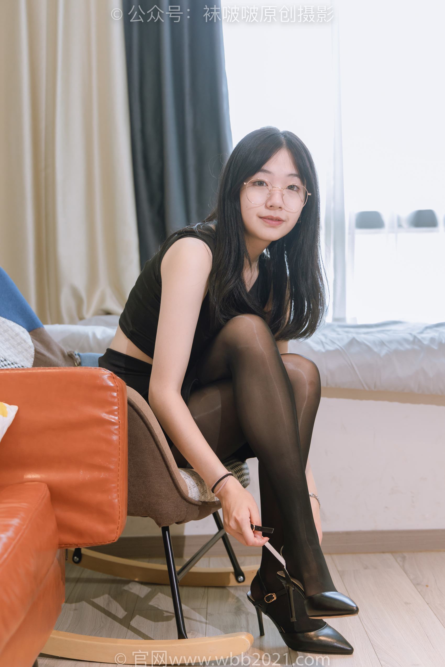 图片[119]-[BoBoSocks袜啵啵]NO.396 小甜豆-两双高跟鞋、油亮黑丝、油亮蓝丝[140P] – 速更版-美库