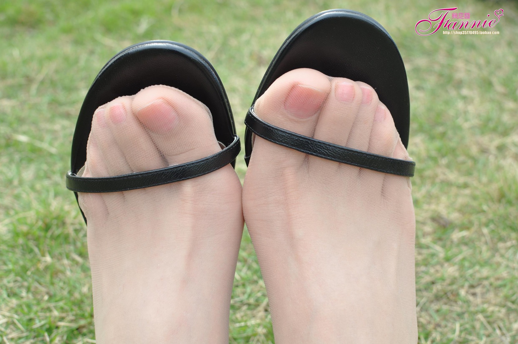 图片[14]-Fannie芬妮每足园 No.547 野草闲花蓬春生 极致高跟肉丝[72P] – 速更版-美库