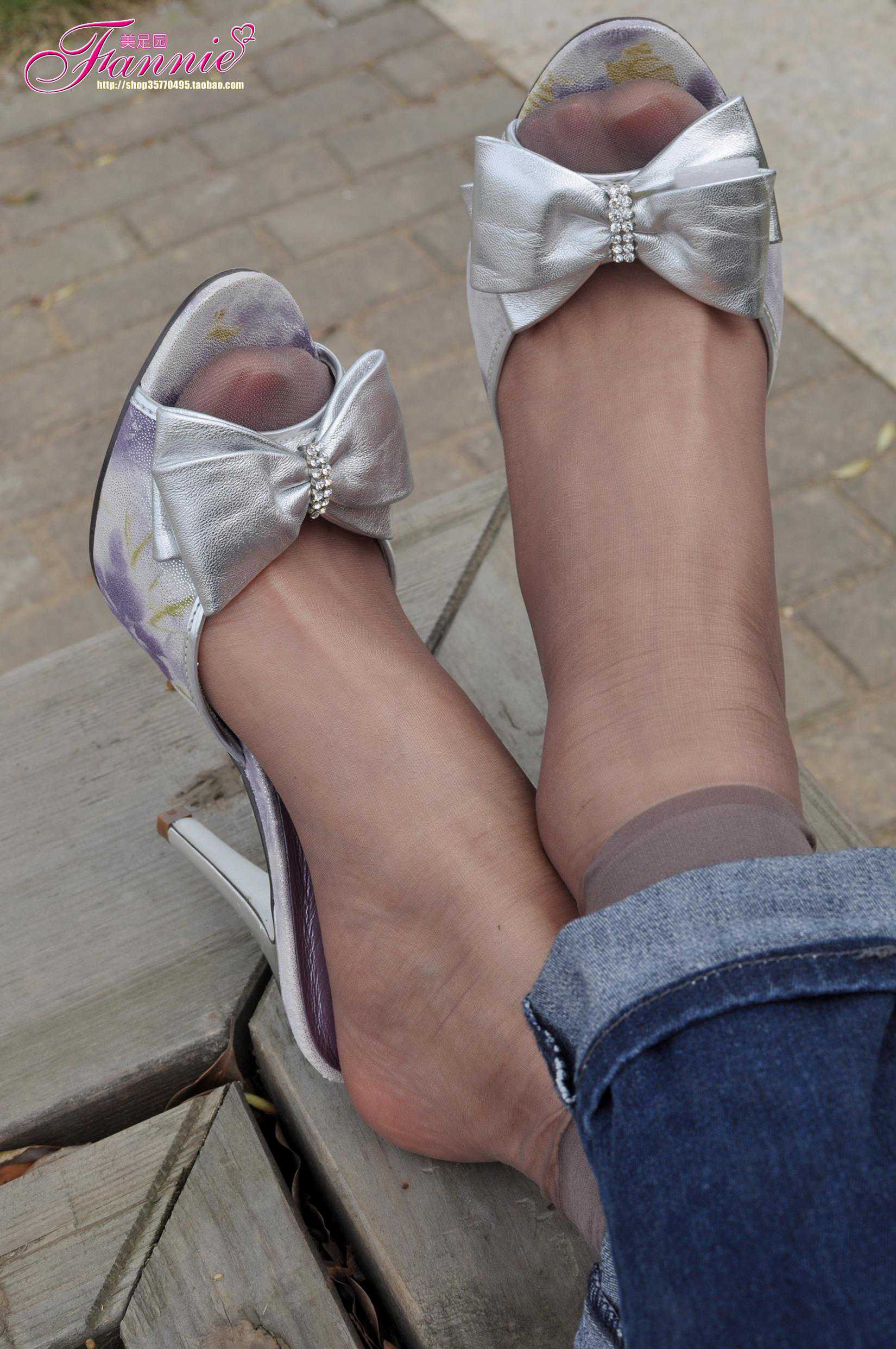 图片[39]-Fannie芬妮每足园 No.549 野草闲花蓬春生 凉拖灰丝[66P] – 速更版-美库