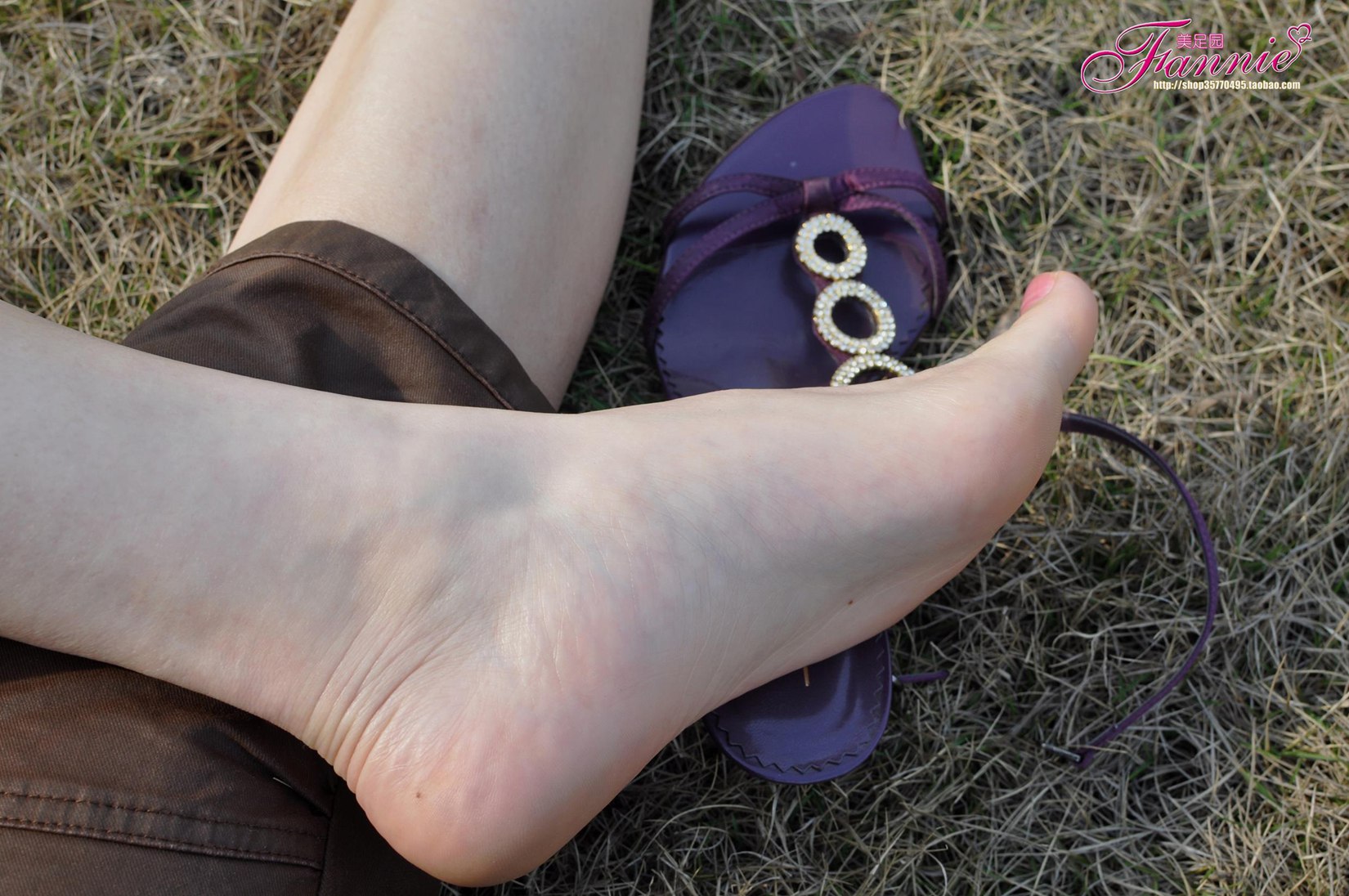 图片[13]-Fannie芬妮每足园 No.550 野草闲花蓬春生 裸足高跟[66P] – 速更版-美库