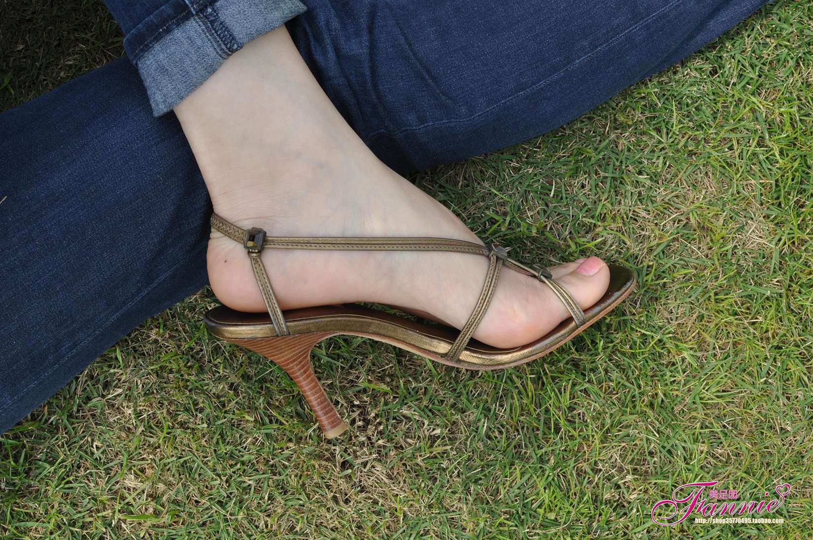 图片[17]-Fannie芬妮每足园 No.552 野草闲花蓬春生 裸足高跟3[76P] – 速更版-美库