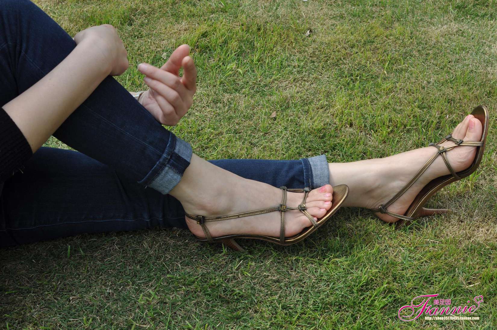 图片[26]-Fannie芬妮每足园 No.552 野草闲花蓬春生 裸足高跟3[76P] – 速更版-美库