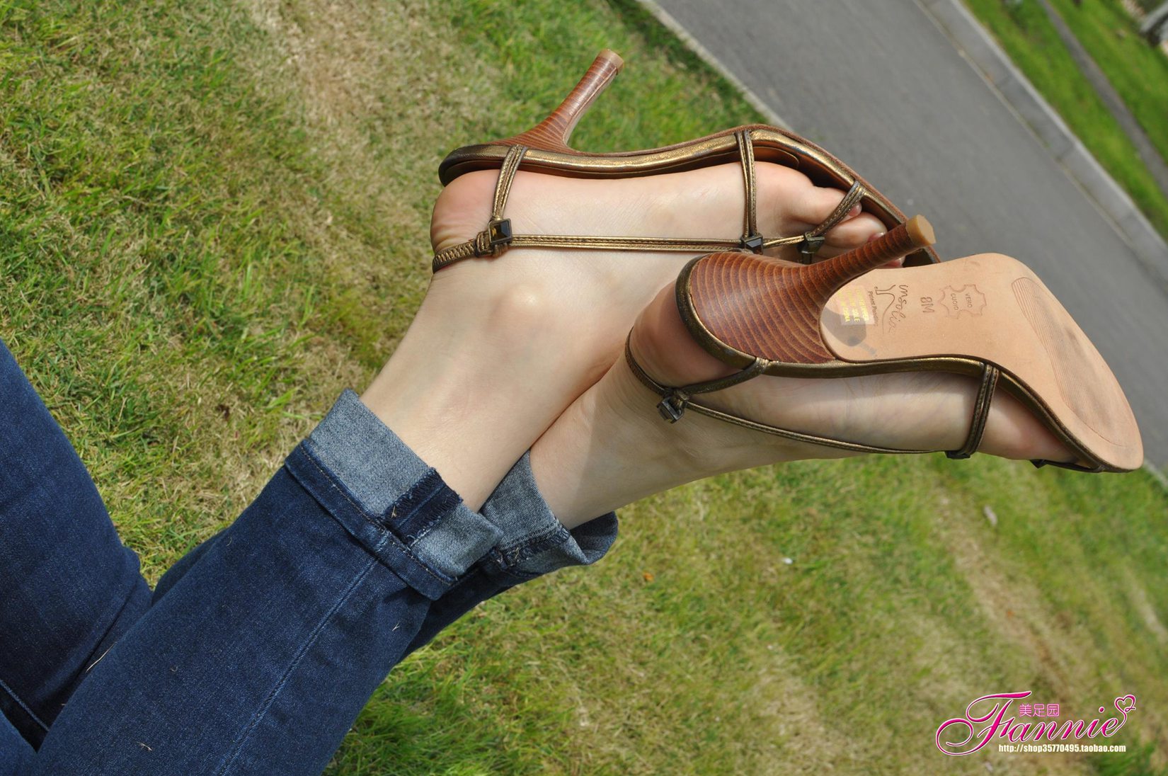 图片[43]-Fannie芬妮每足园 No.552 野草闲花蓬春生 裸足高跟3[76P] – 速更版-美库