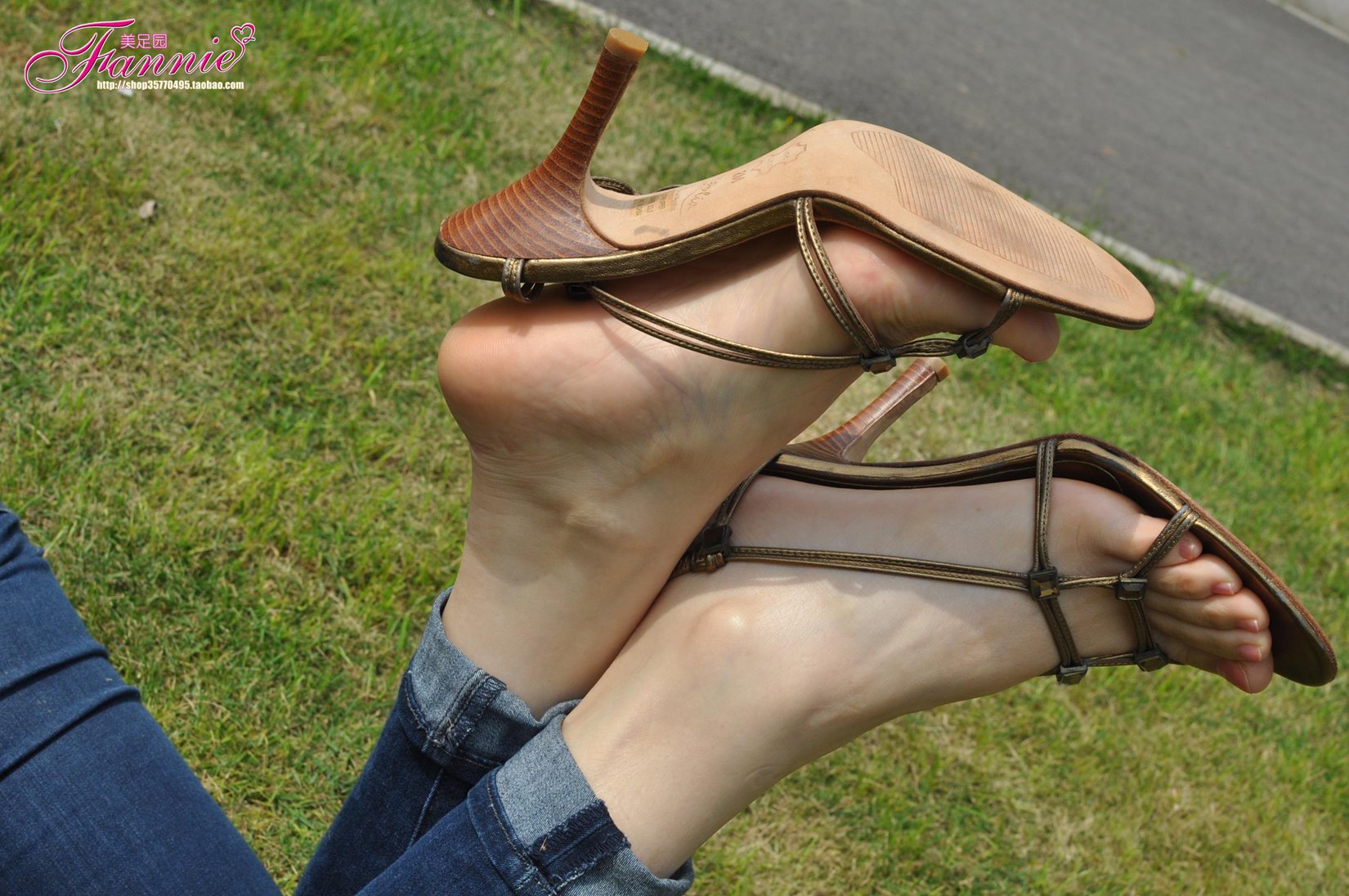 图片[45]-Fannie芬妮每足园 No.552 野草闲花蓬春生 裸足高跟3[76P] – 速更版-美库