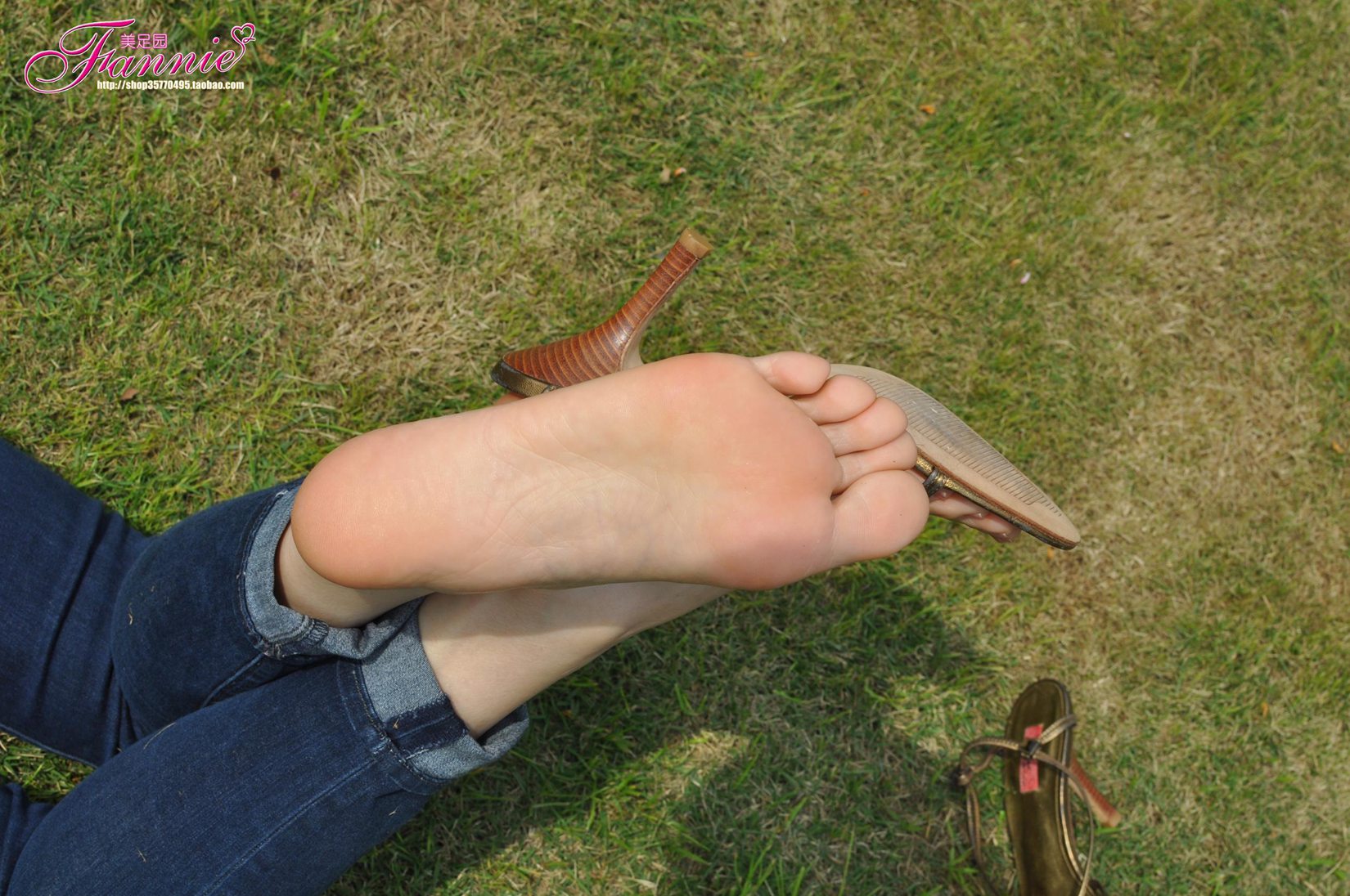 图片[49]-Fannie芬妮每足园 No.552 野草闲花蓬春生 裸足高跟3[76P] – 速更版-美库