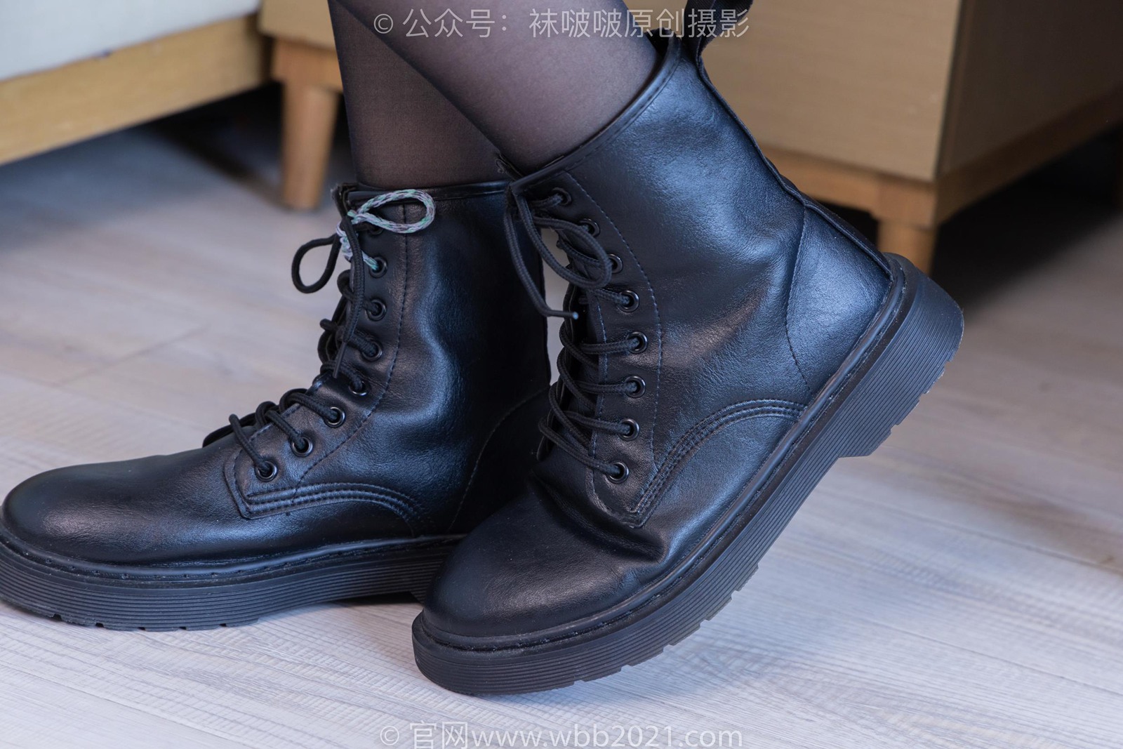 图片[12]-[BoBoSocks袜啵啵]NO.406 甜甜圈-马丁靴、黑丝[150P] – 速更版-美库