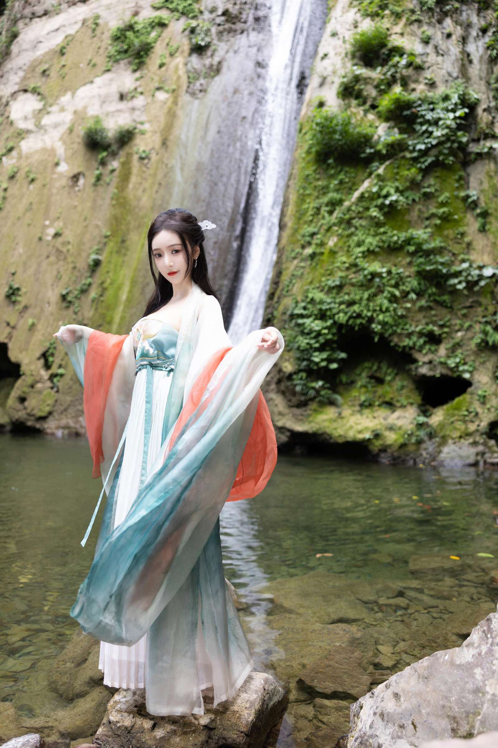 图片[20]-王馨瑶Yanni – 绿色古装-瀑布[48P] – 速更版-美库