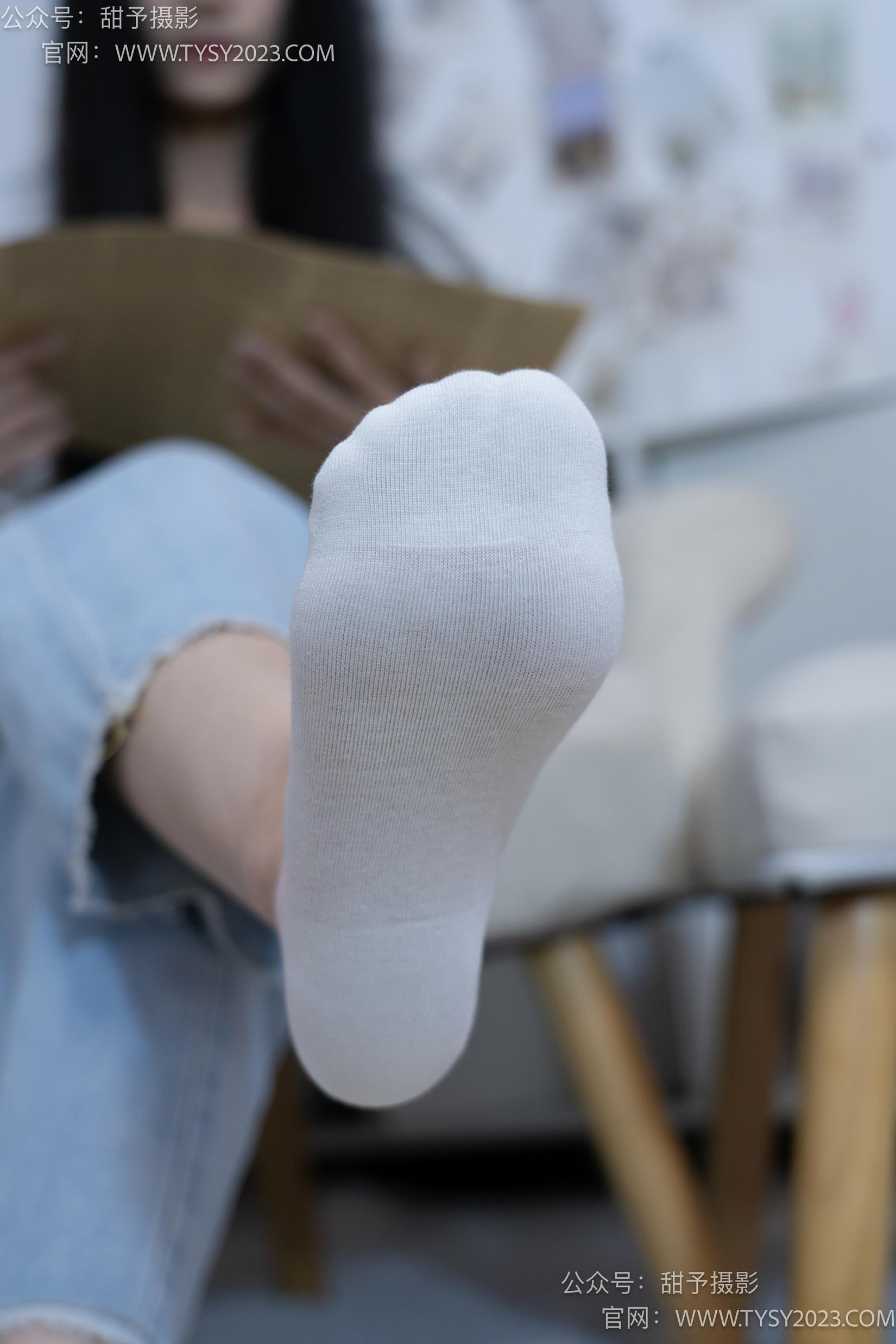 图片[26]-甜予摄影 NO.028 胡桃-皮鞋、白棉袜、裸足[124P] – 速更版-美库