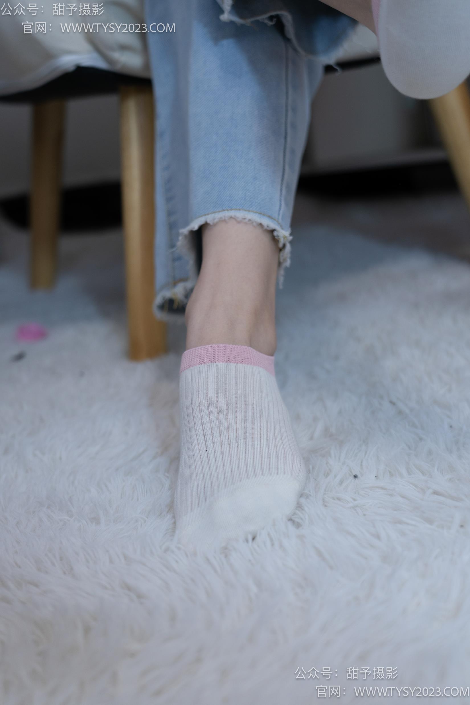 图片[27]-甜予摄影 NO.028 胡桃-皮鞋、白棉袜、裸足[124P] – 速更版-美库