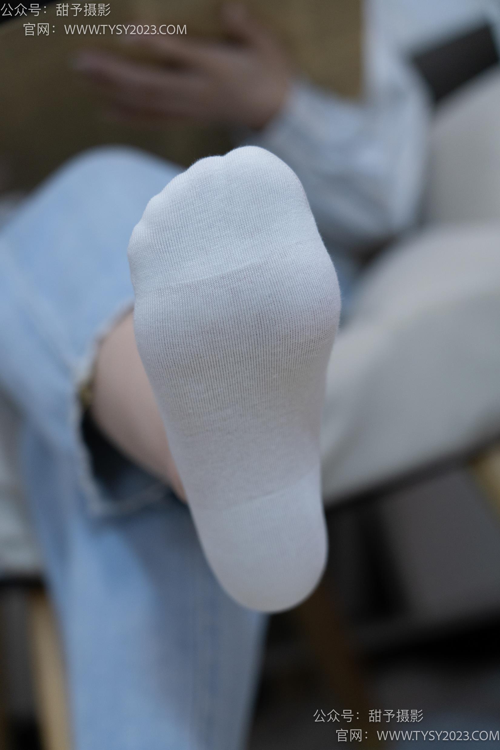 图片[28]-甜予摄影 NO.028 胡桃-皮鞋、白棉袜、裸足[124P] – 速更版-美库