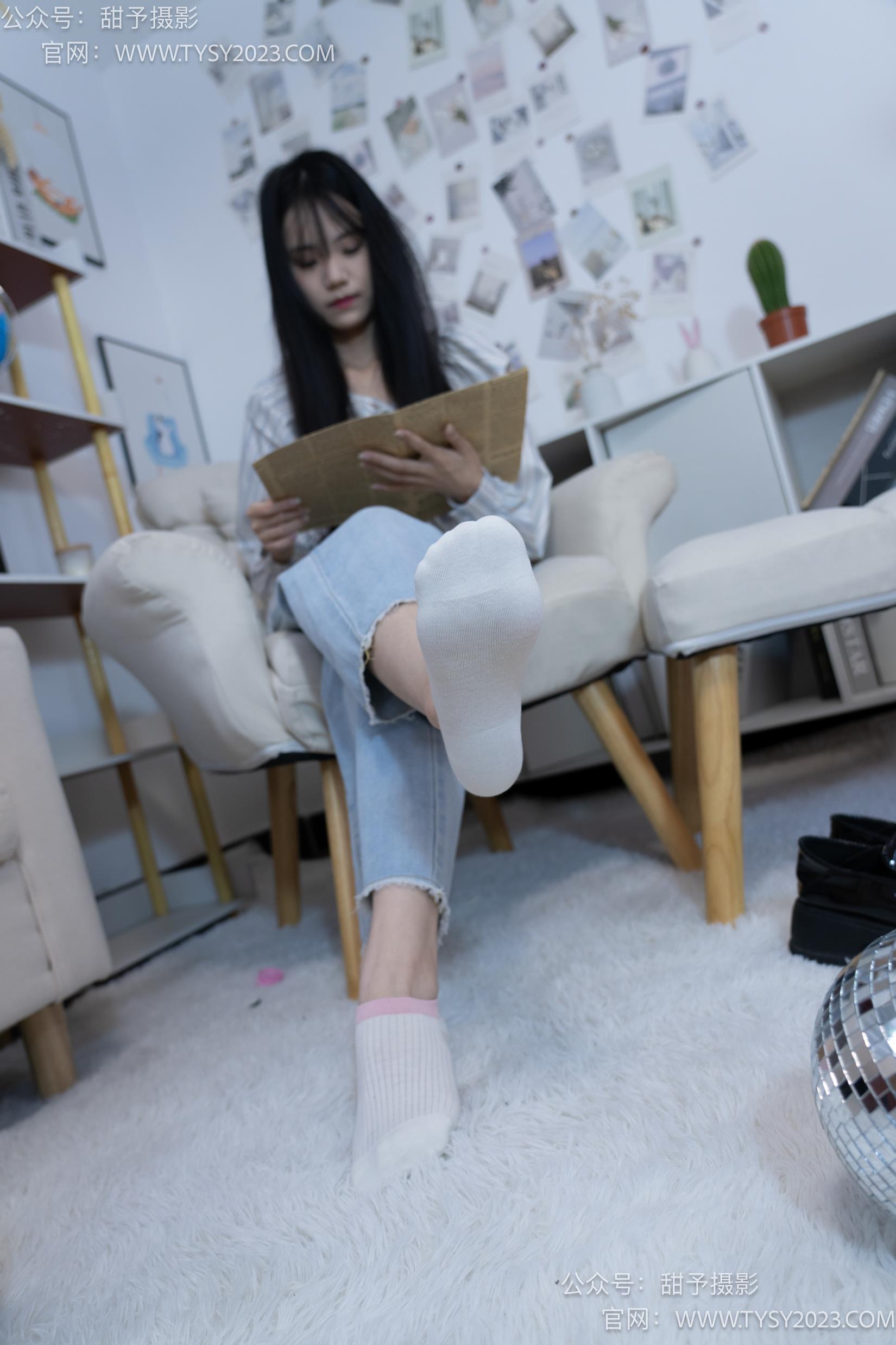 图片[29]-甜予摄影 NO.028 胡桃-皮鞋、白棉袜、裸足[124P] – 速更版-美库