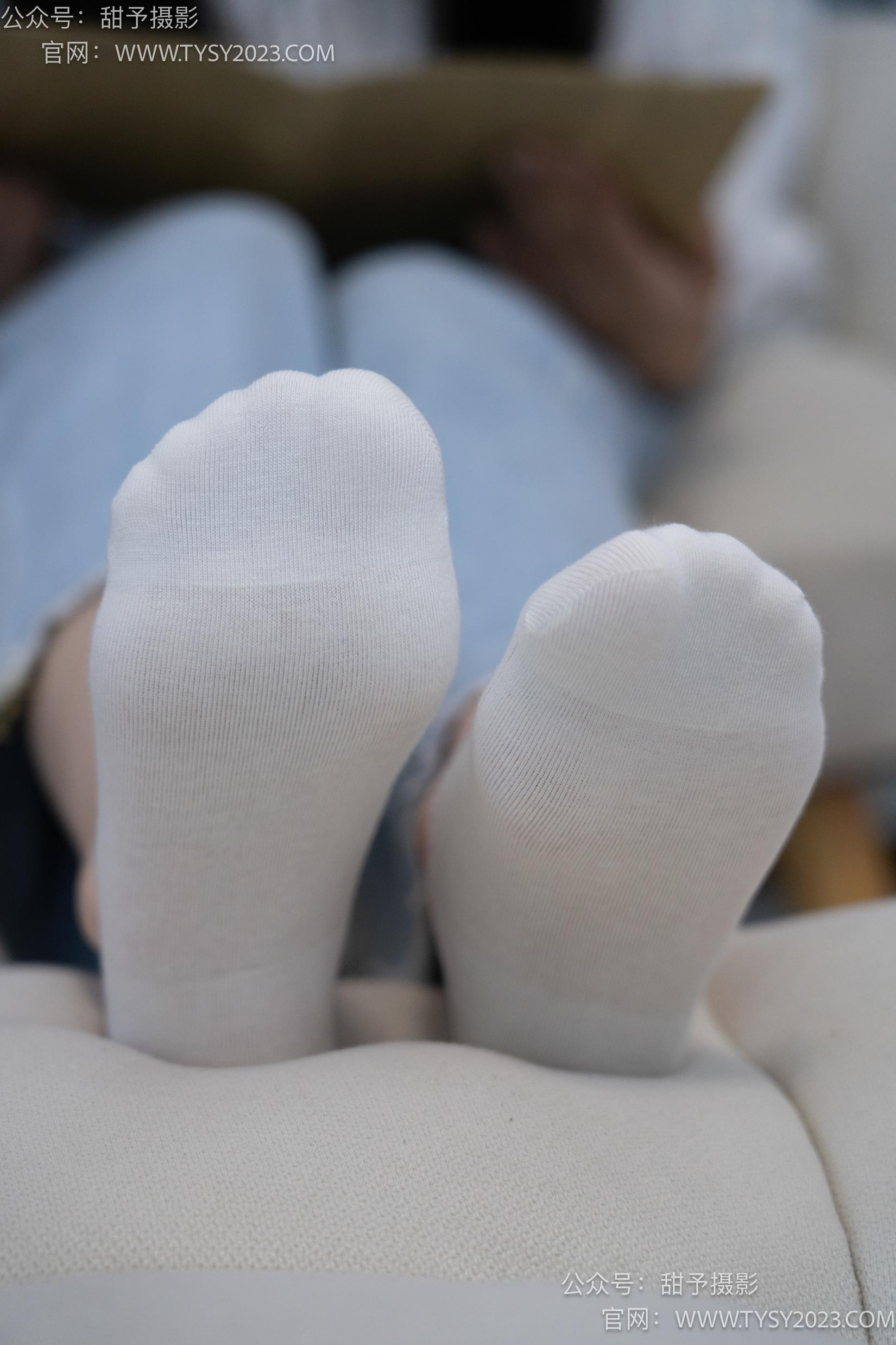 图片[32]-甜予摄影 NO.028 胡桃-皮鞋、白棉袜、裸足[124P] – 速更版-美库