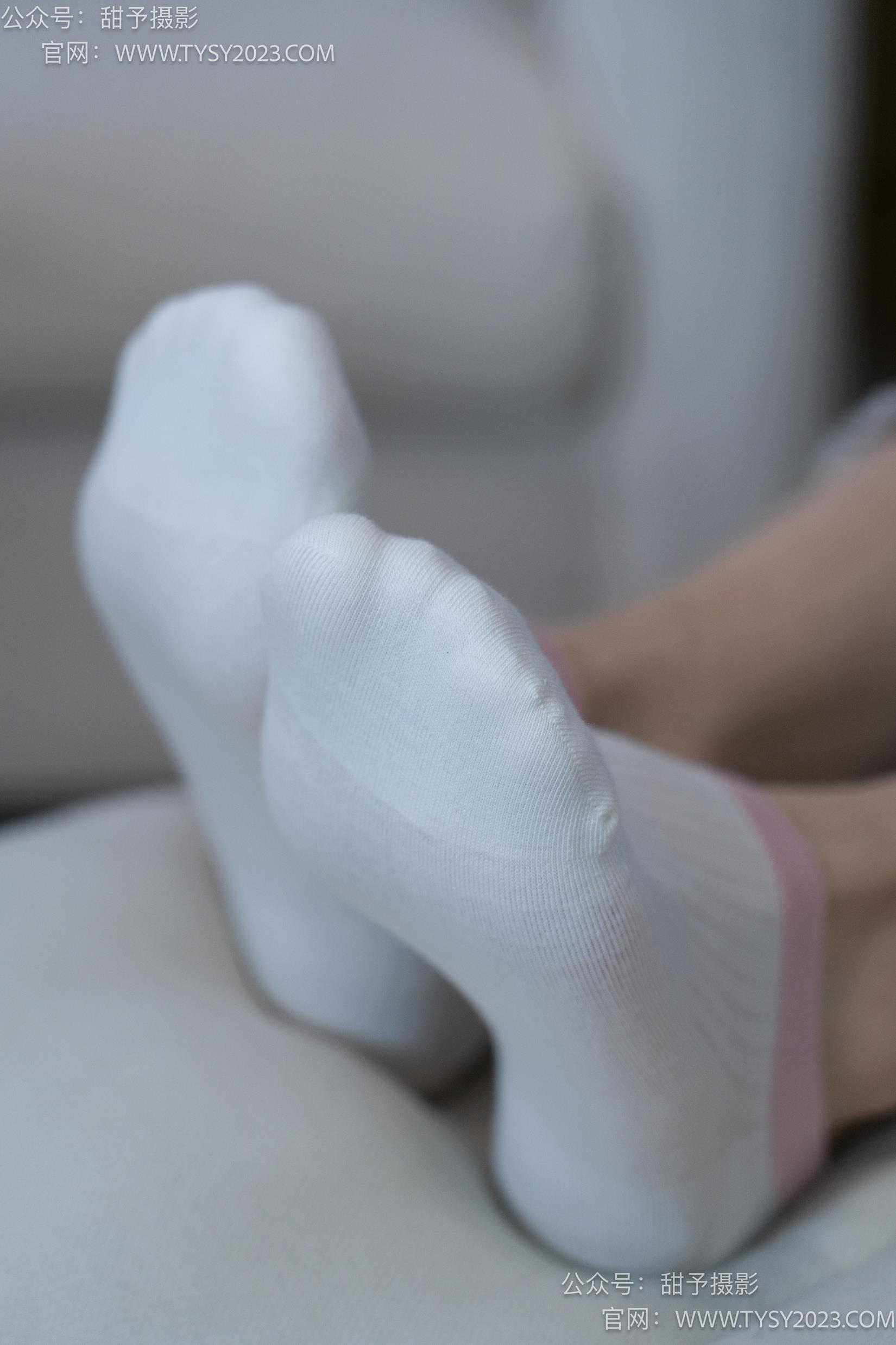 图片[34]-甜予摄影 NO.028 胡桃-皮鞋、白棉袜、裸足[124P] – 速更版-美库