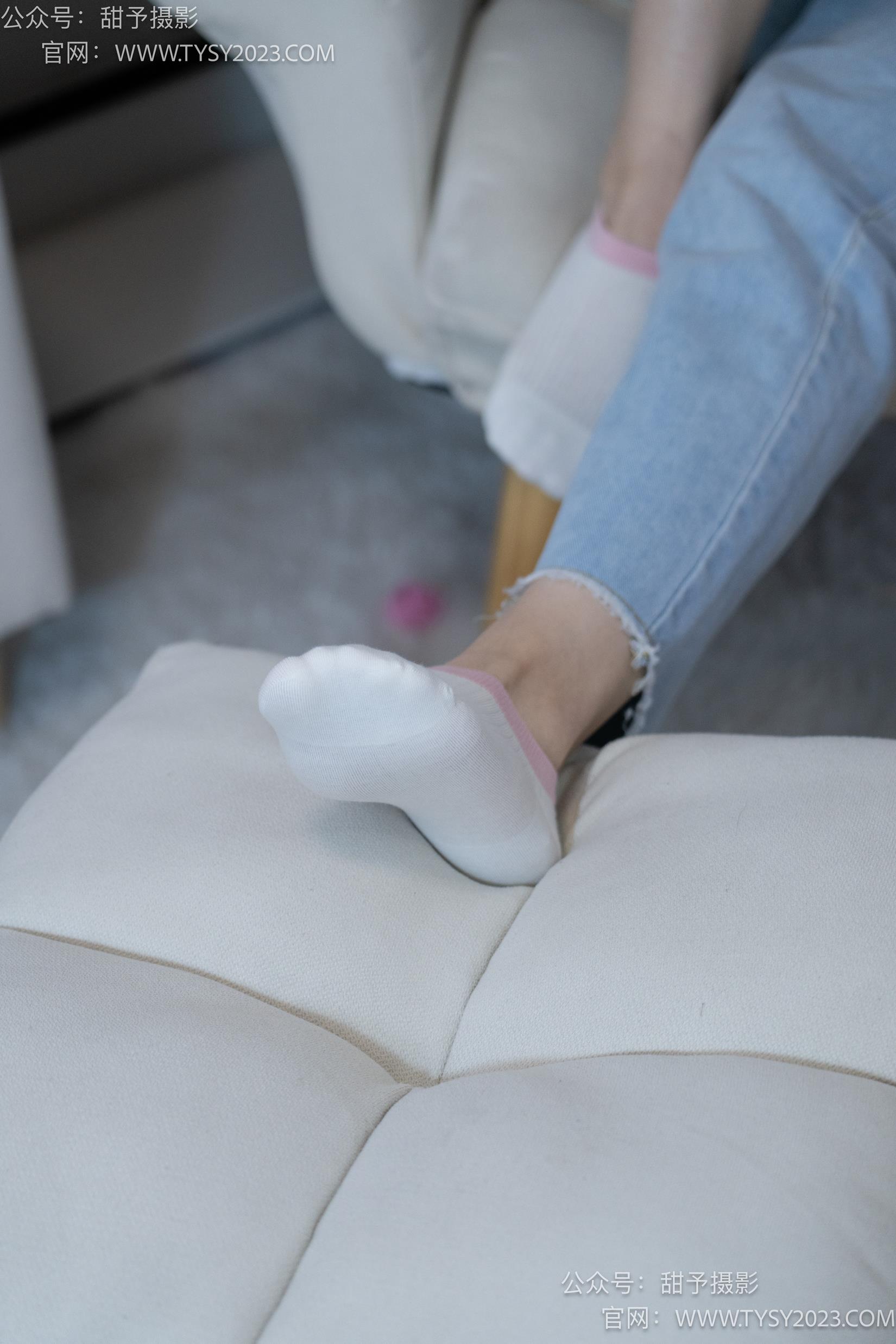 图片[40]-甜予摄影 NO.028 胡桃-皮鞋、白棉袜、裸足[124P] – 速更版-美库